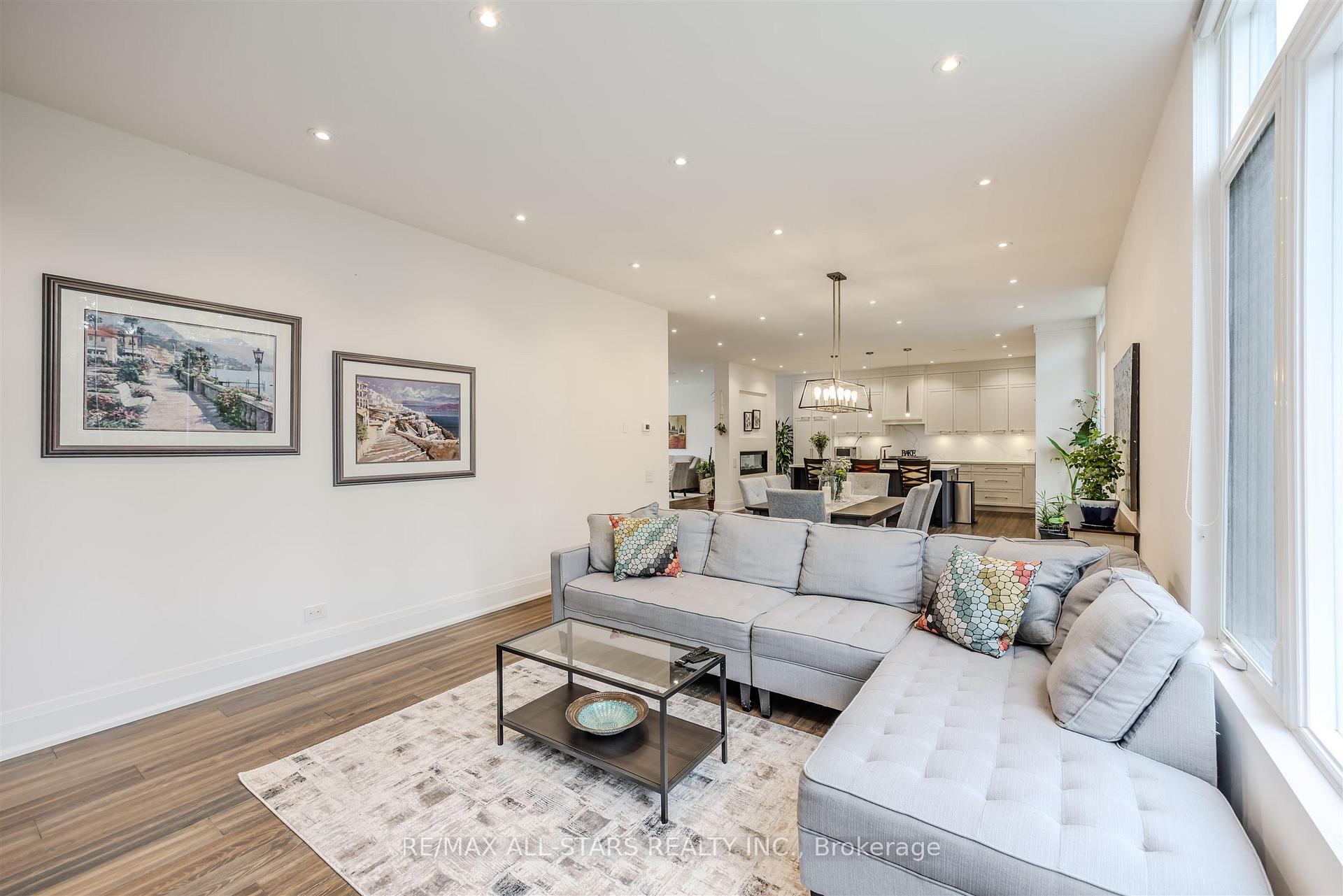 44 Muir Drive, Toronto E08