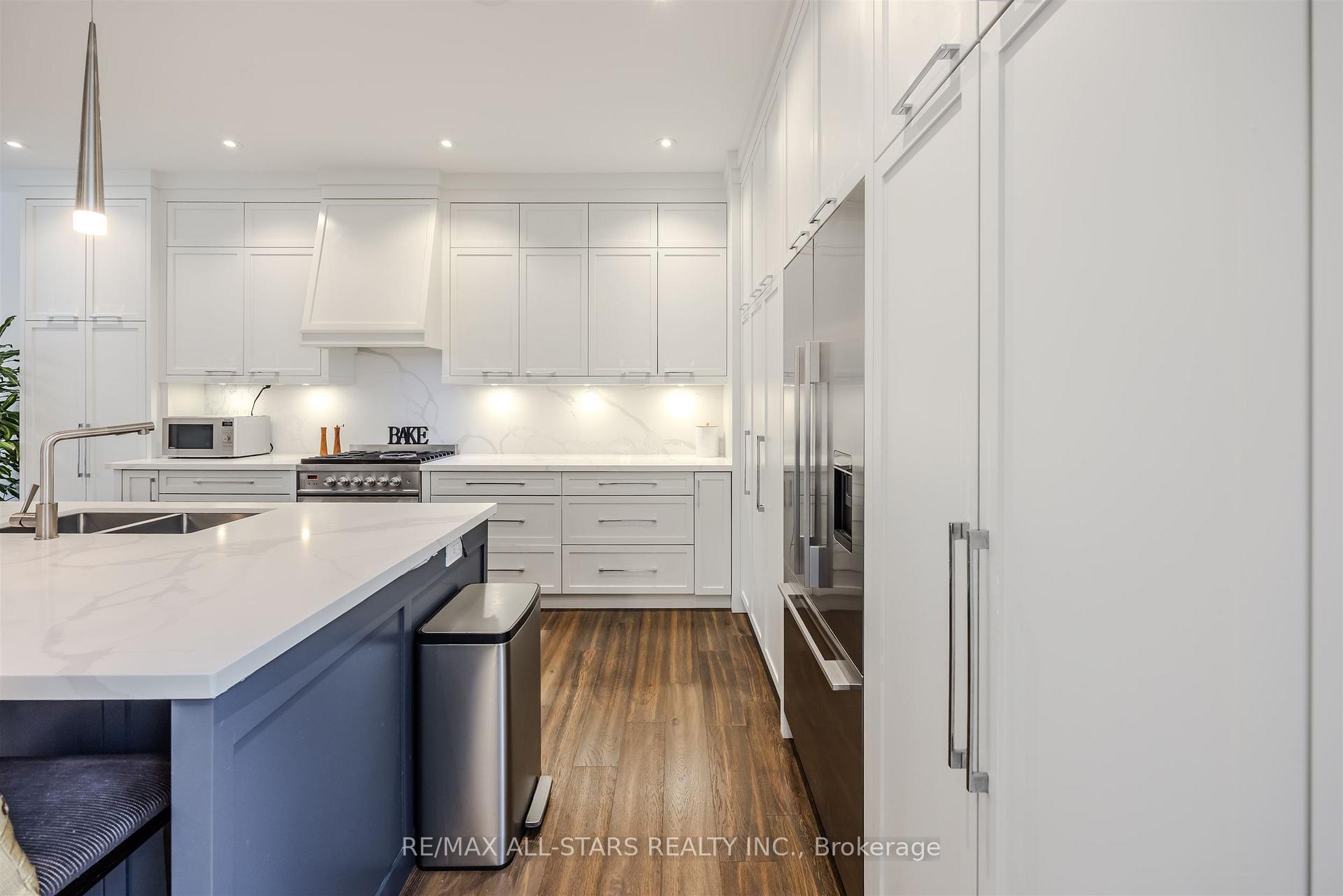 44 Muir Drive, Toronto E08