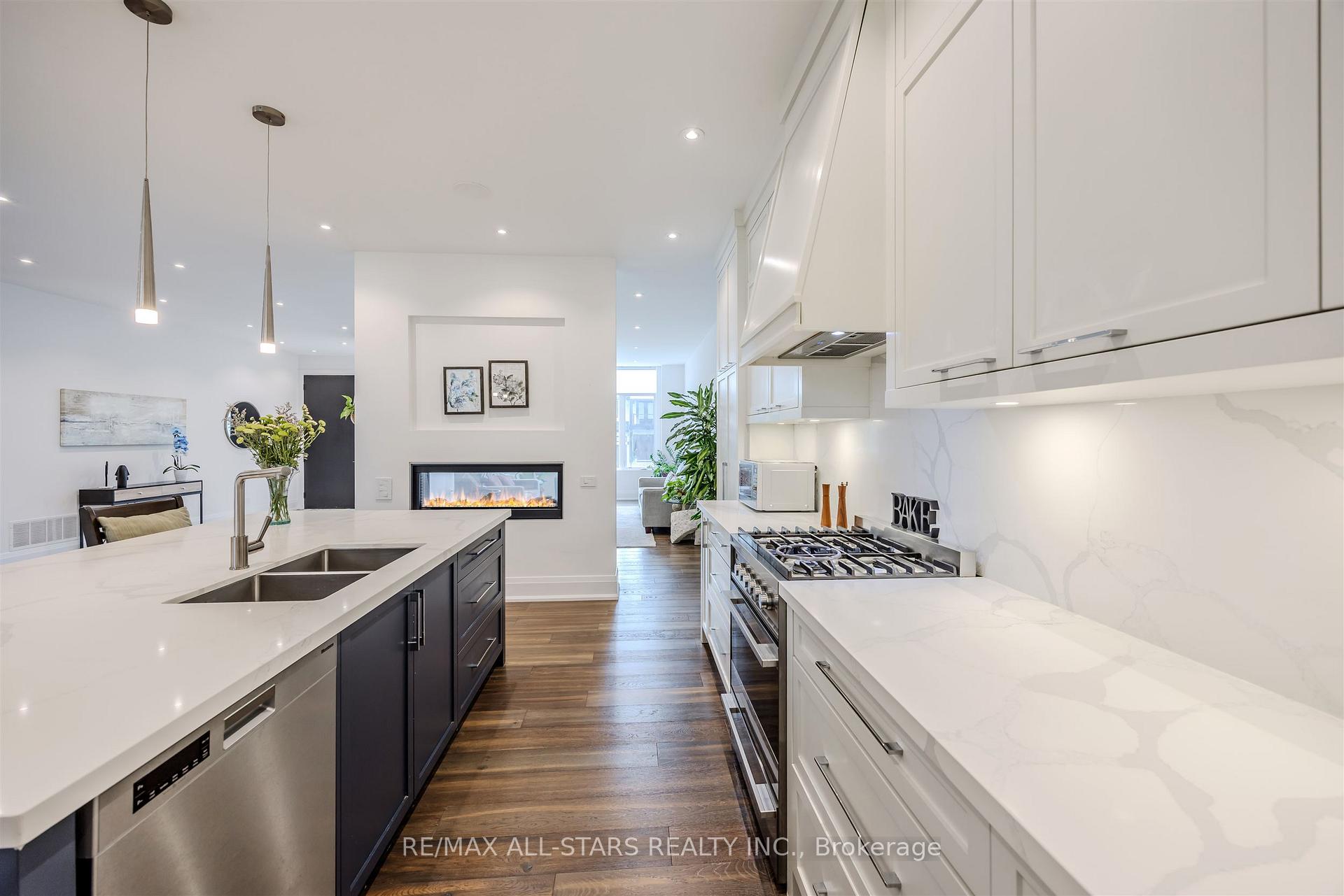 44 Muir Drive, Toronto E08