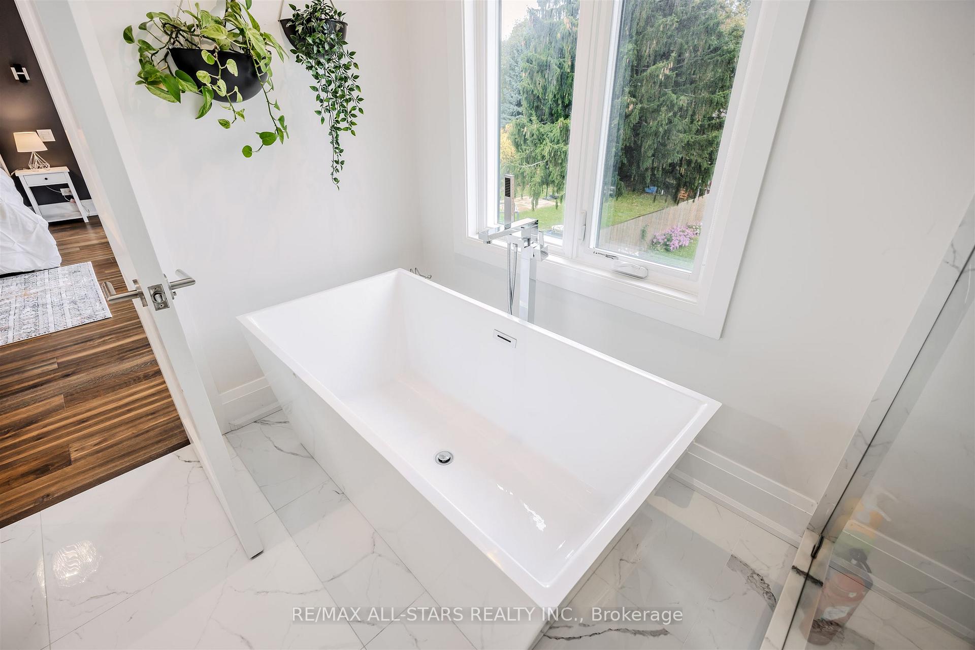 44 Muir Drive, Toronto E08