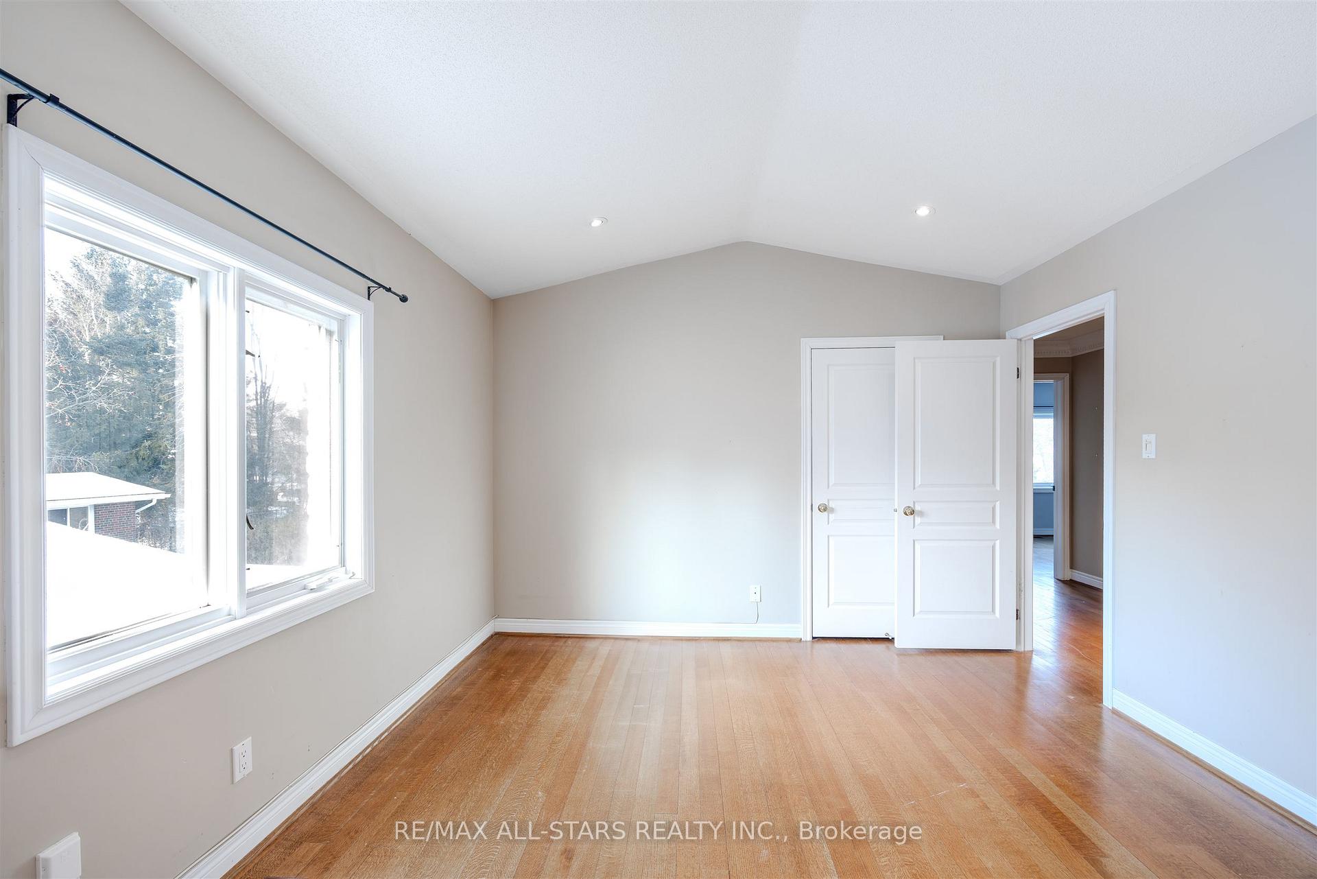 458 Guildwood Parkway