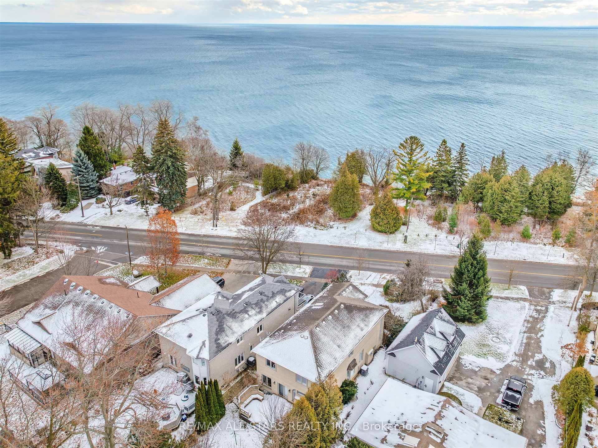 458 Guildwood Parkway