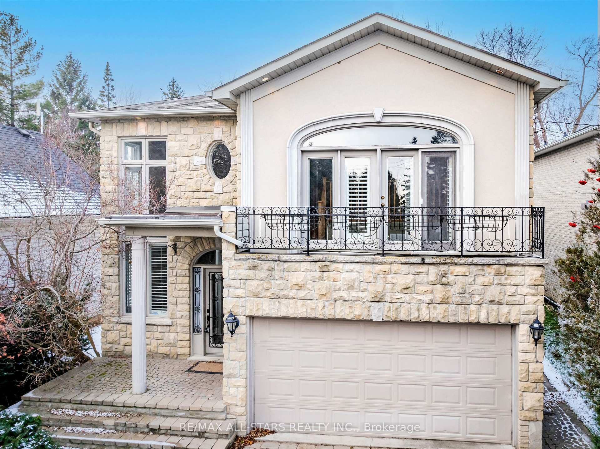 458 Guildwood Parkway