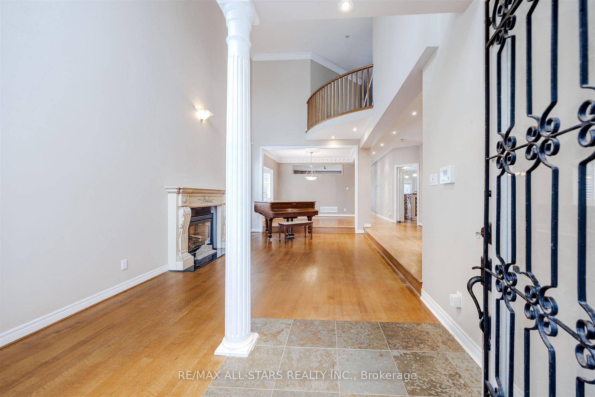 458 Guildwood Parkway