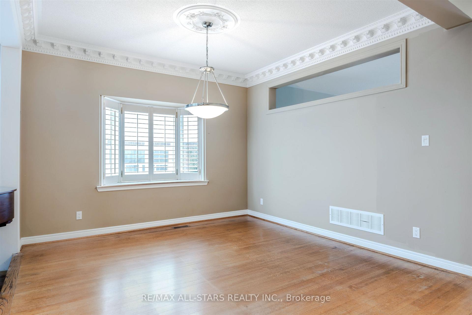 458 Guildwood Parkway