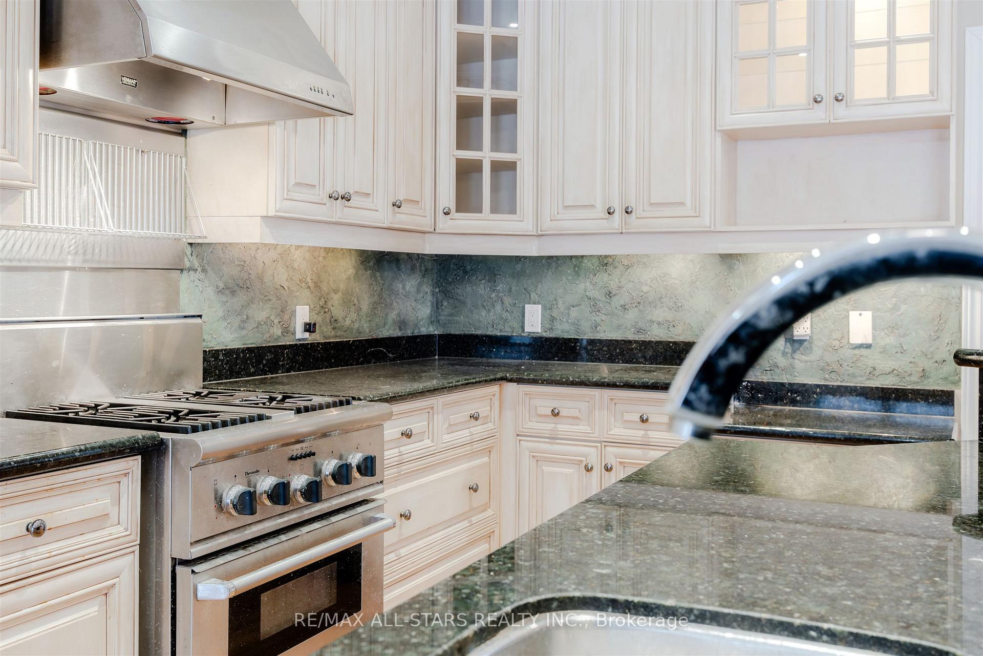 458 Guildwood Parkway, Toronto E08, ON M1E 1R5