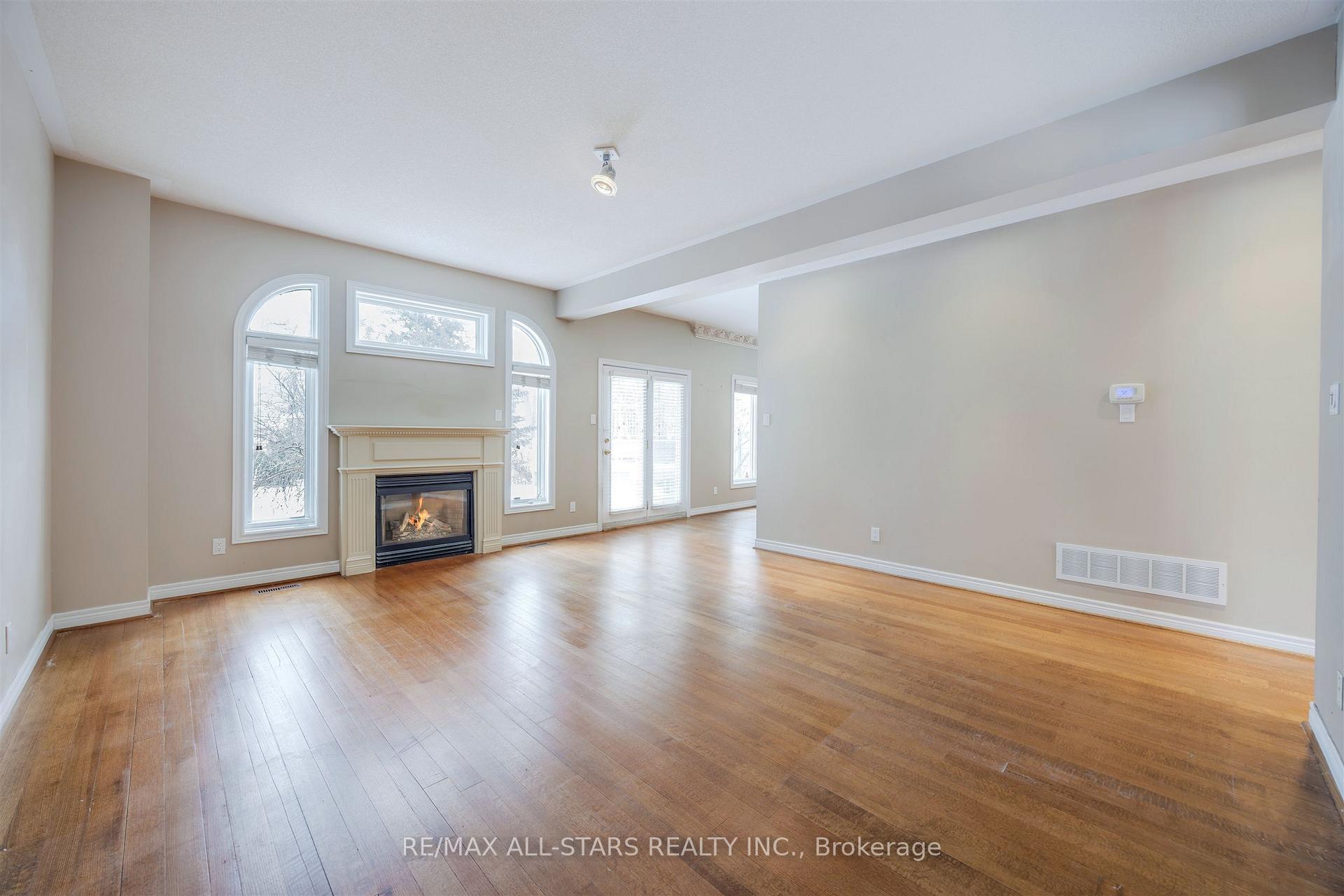 458 Guildwood Parkway, Toronto E08, ON M1E 1R5