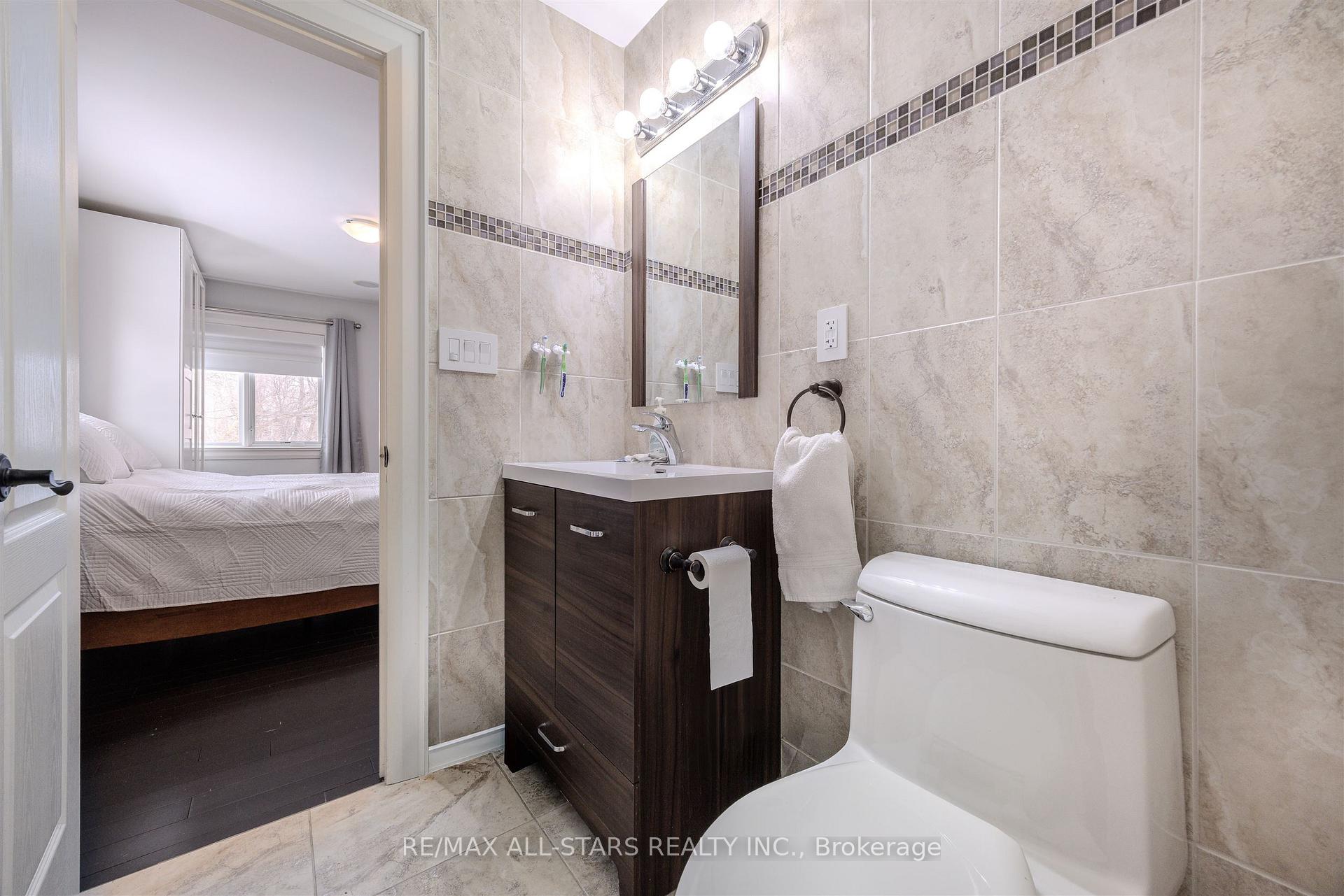 559 Meadowvale Road