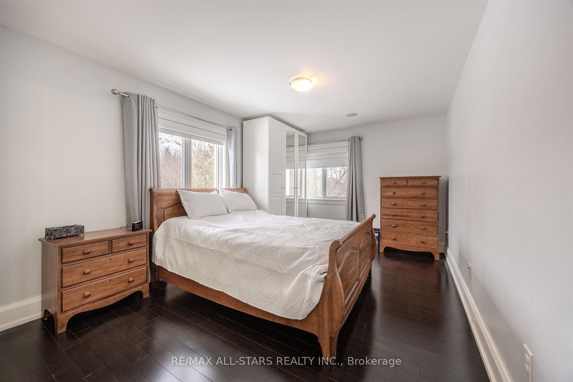 559 Meadowvale Road