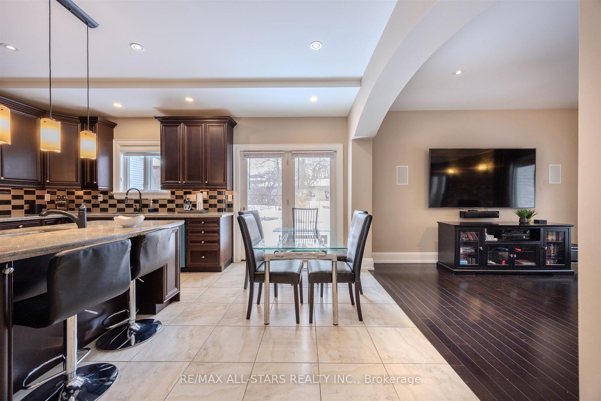 559 Meadowvale Road