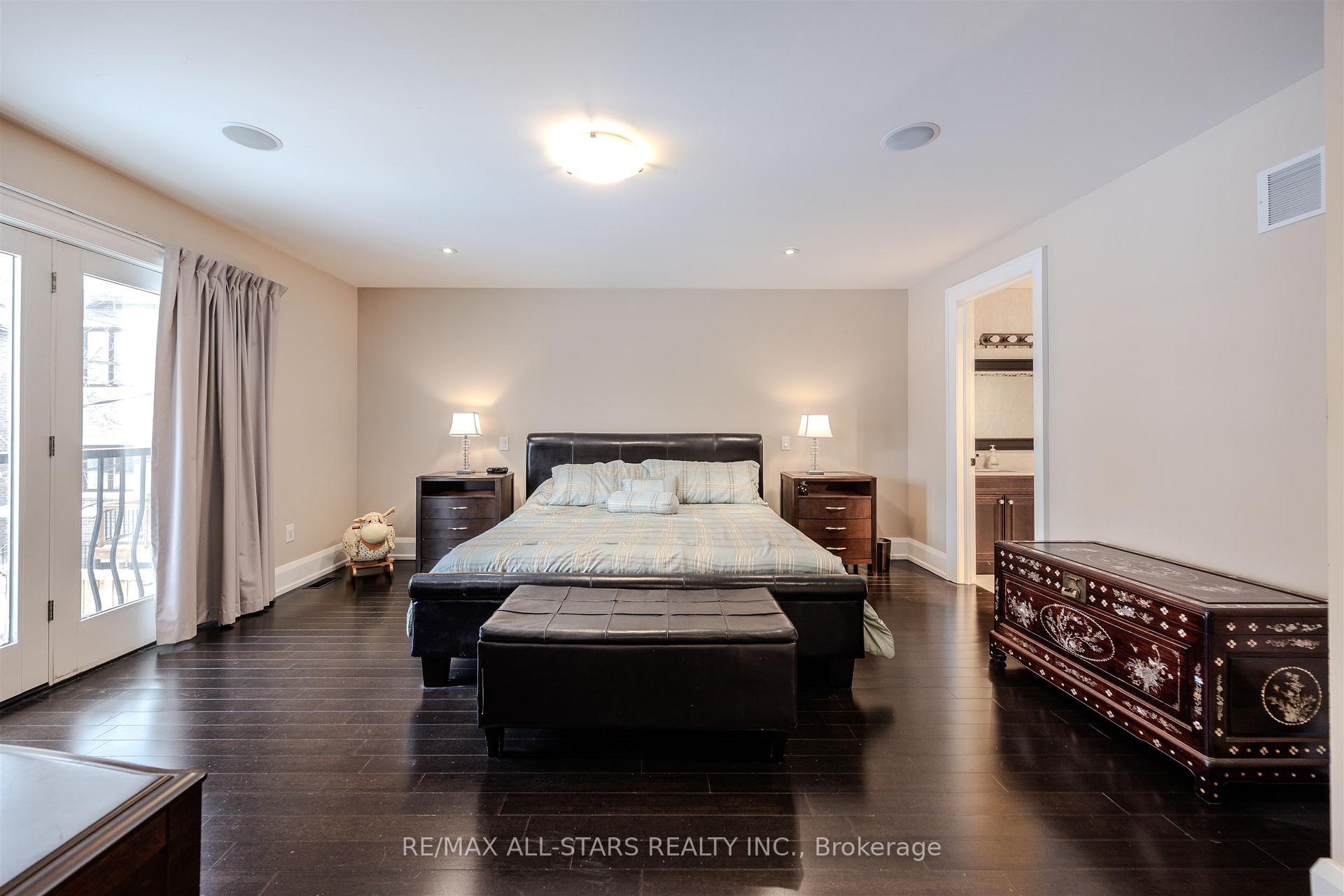 559 Meadowvale Road