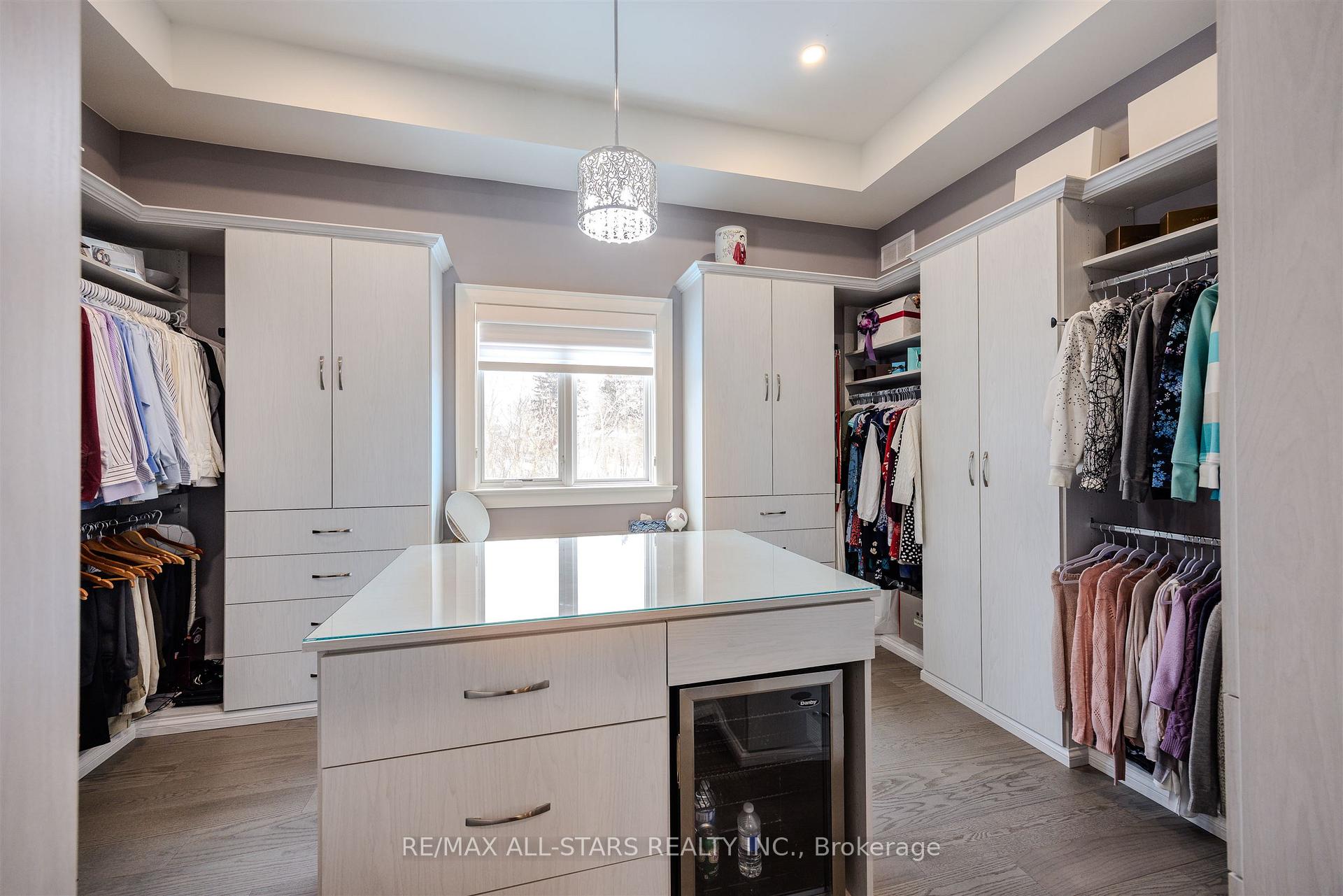 559 Meadowvale Road