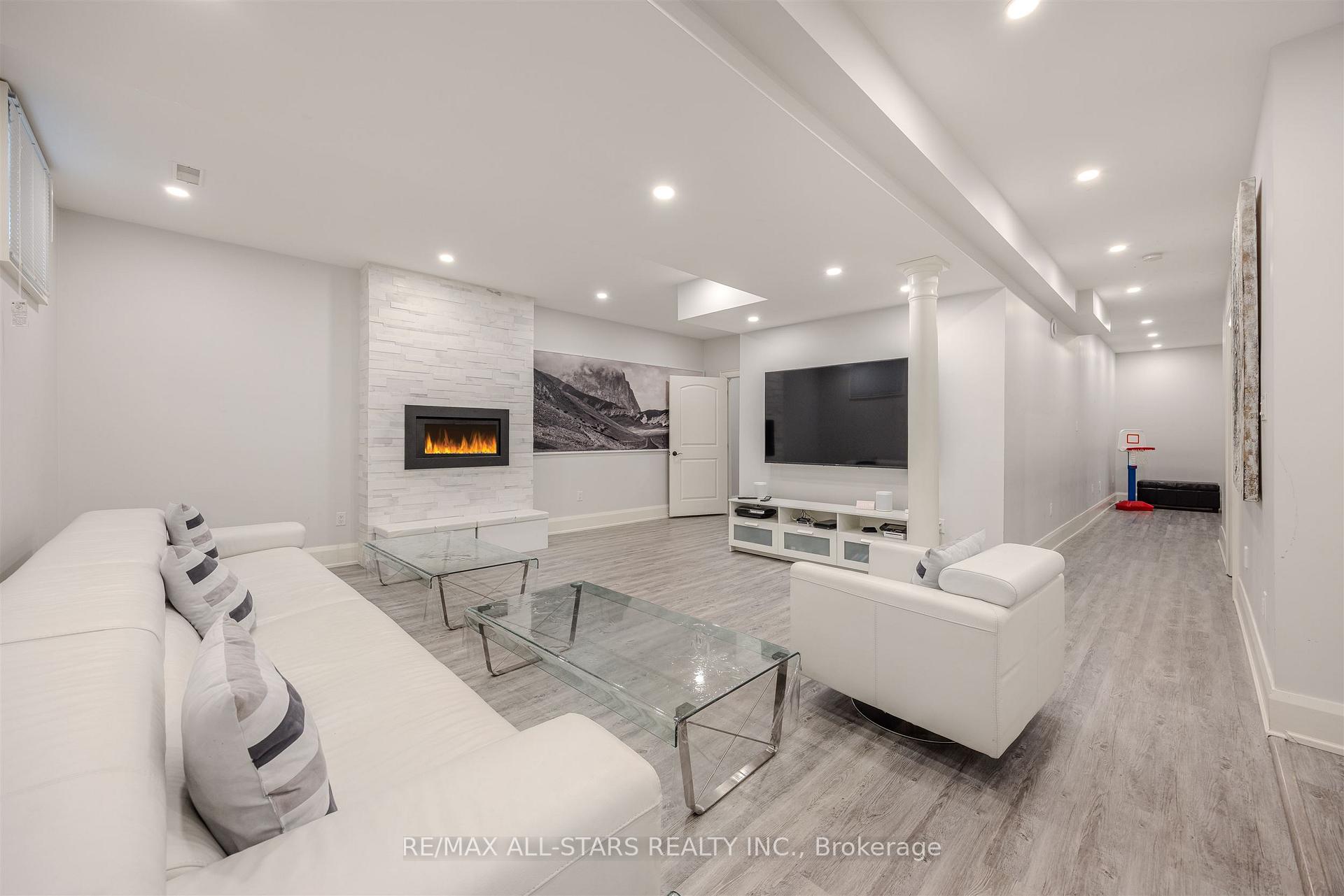 559 Meadowvale Road