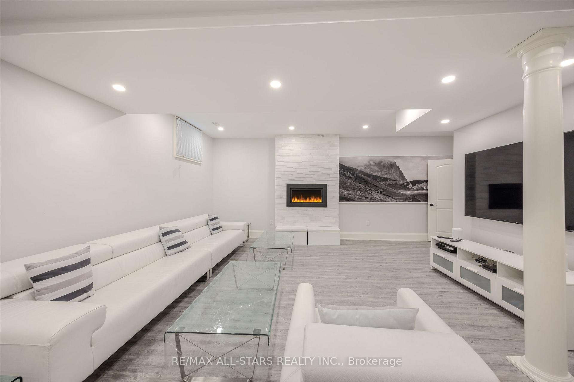 559 Meadowvale Road
