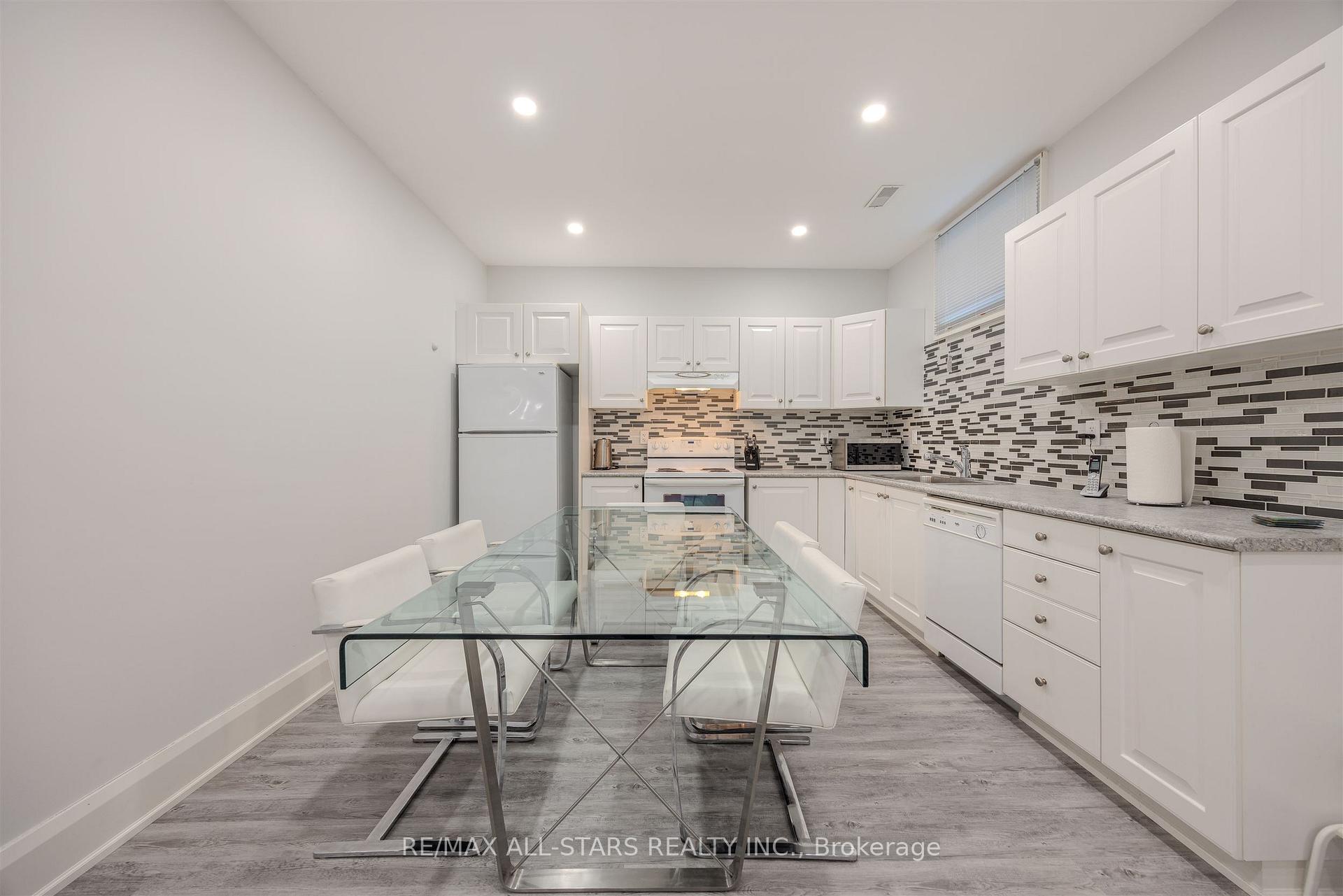 559 Meadowvale Road