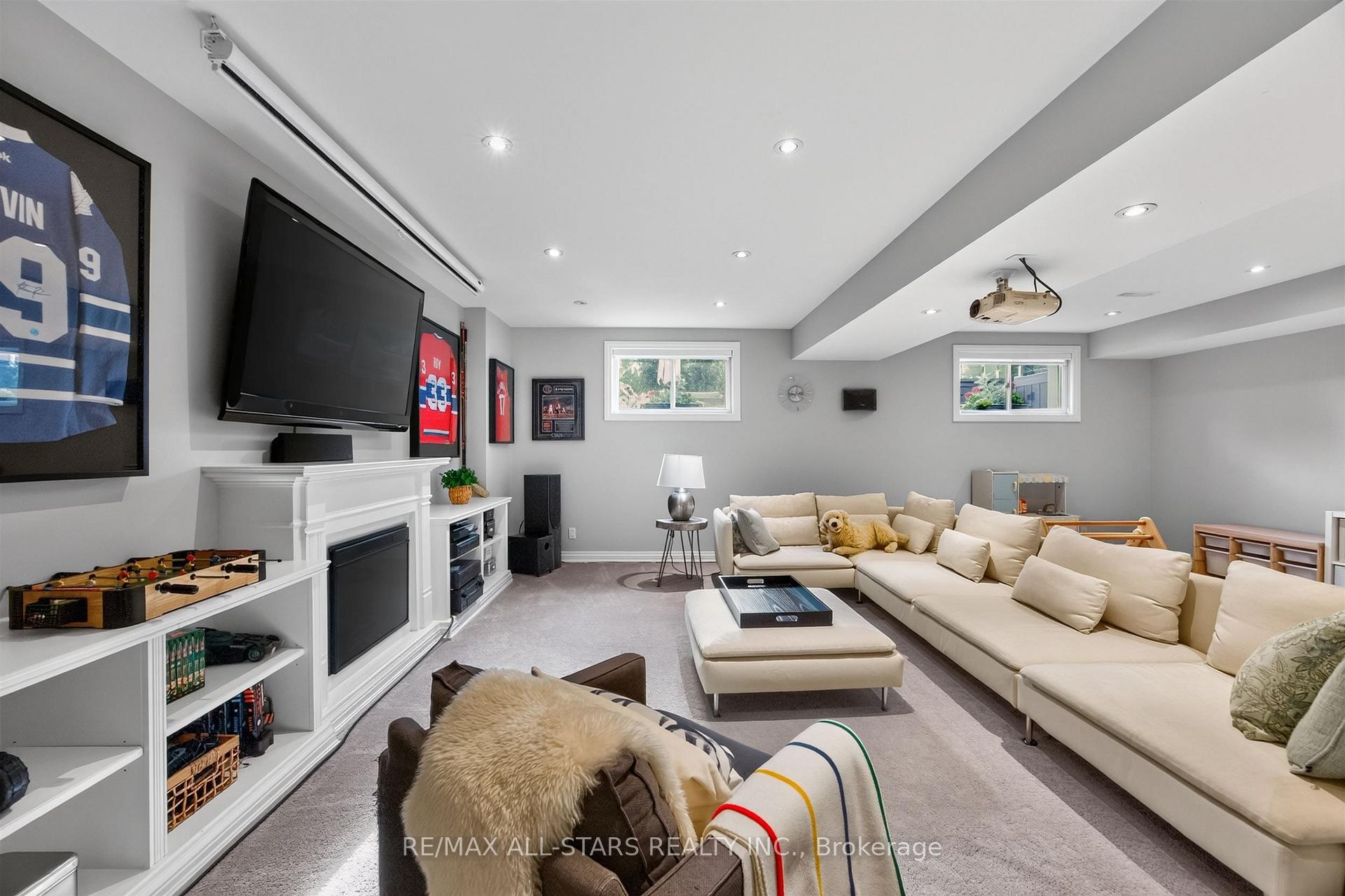 30 St Quentin Avenue, Toronto