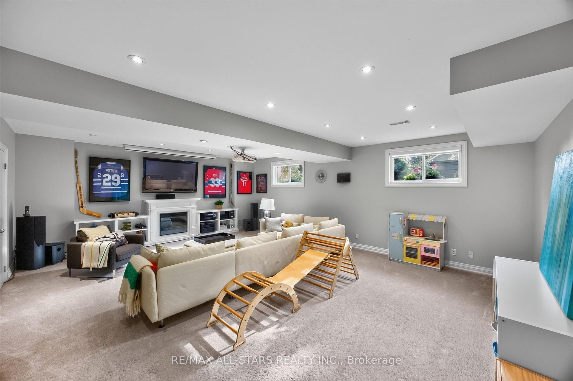 30 St Quentin Avenue, Toronto