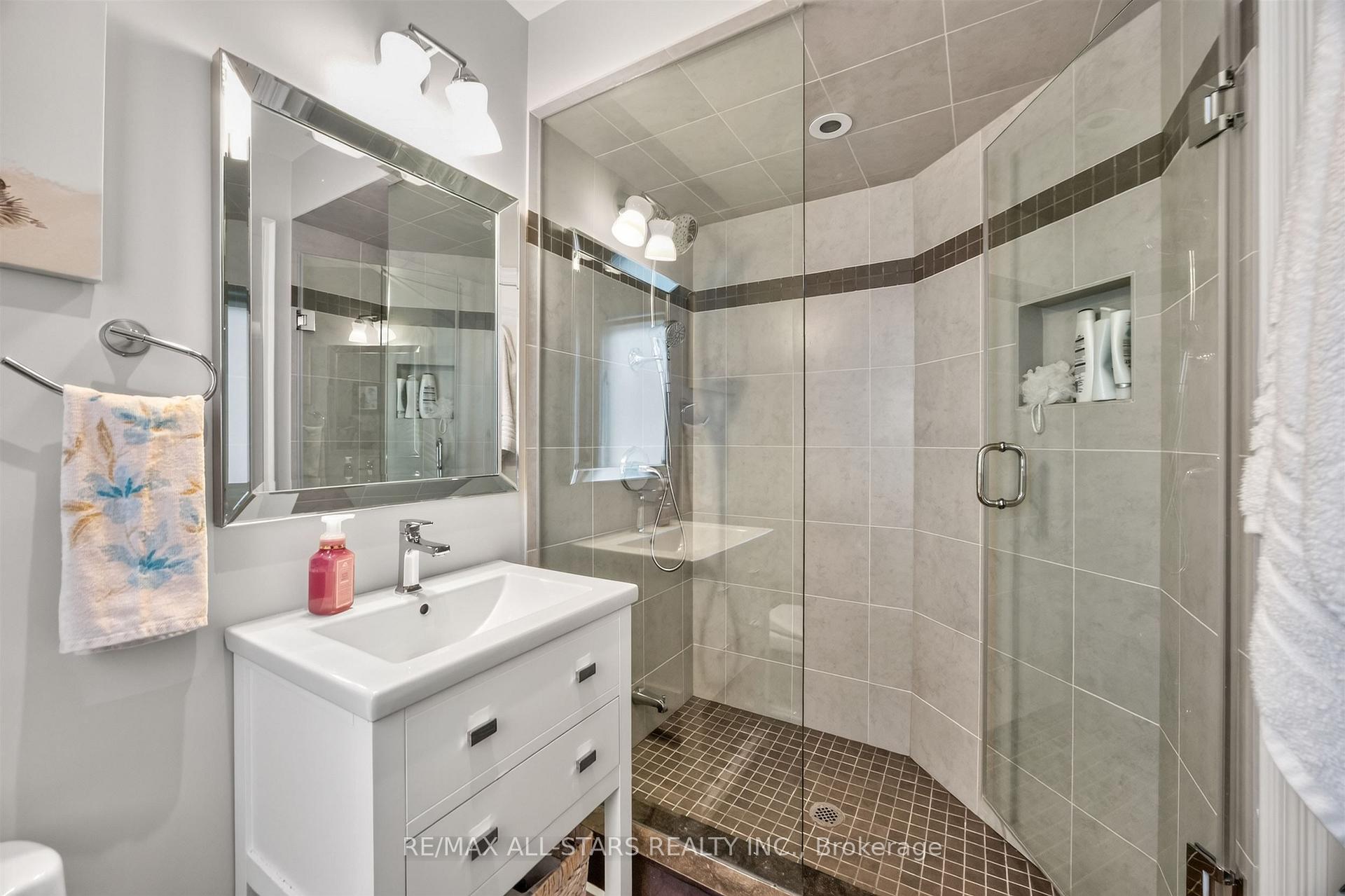 30 St Quentin Avenue, Toronto