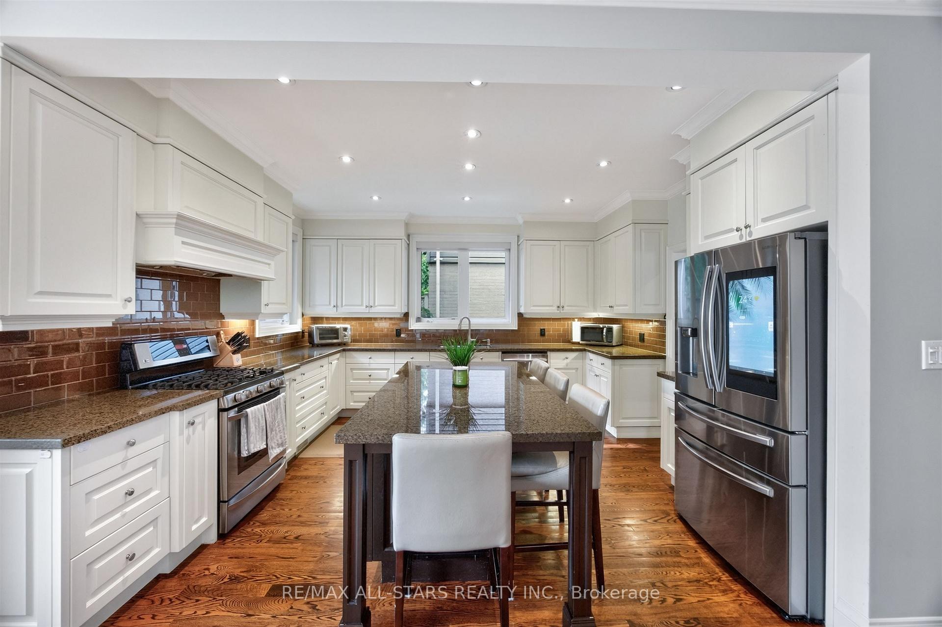 30 St Quentin Avenue, Toronto