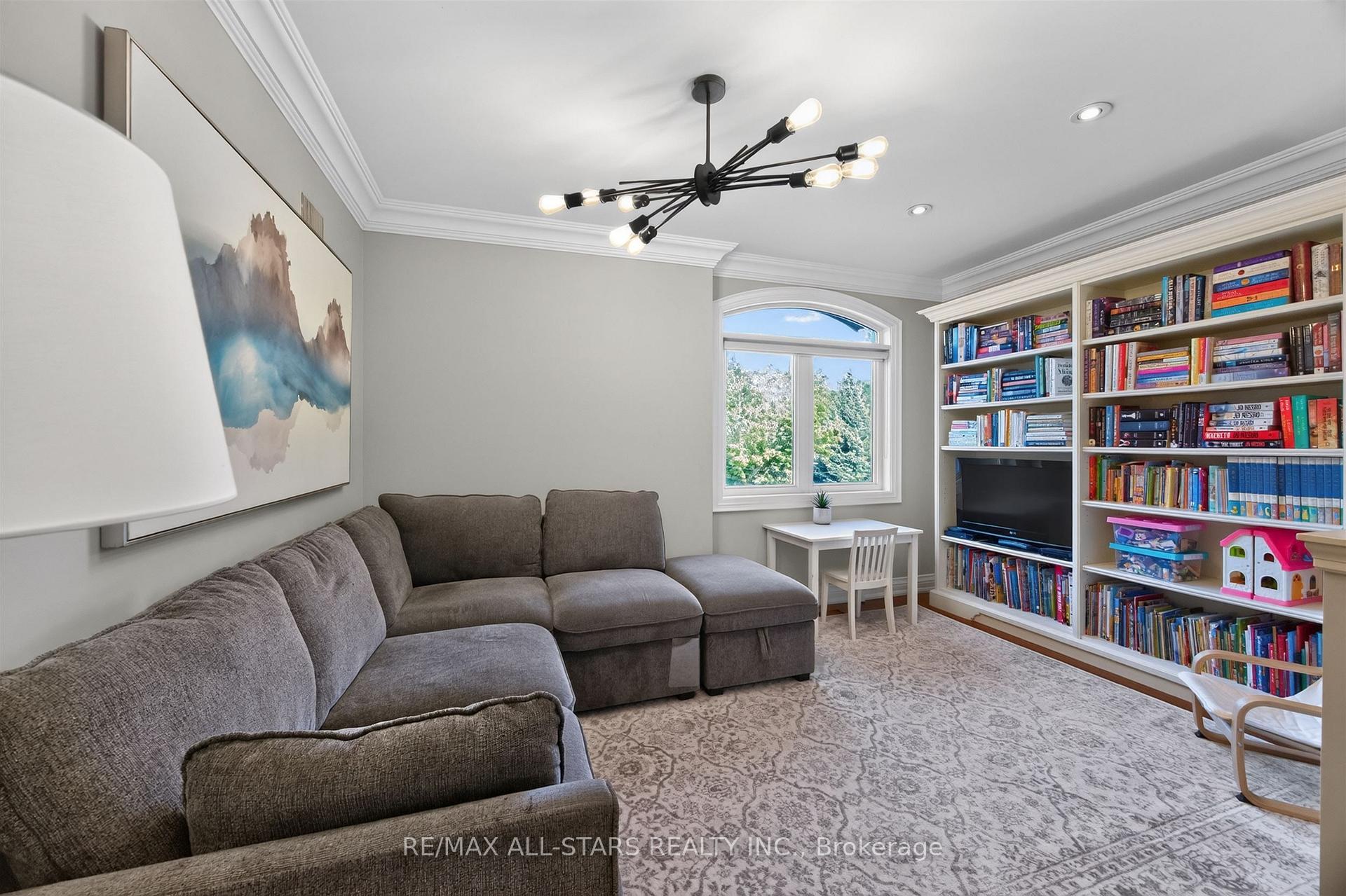 30 St Quentin Avenue, Toronto