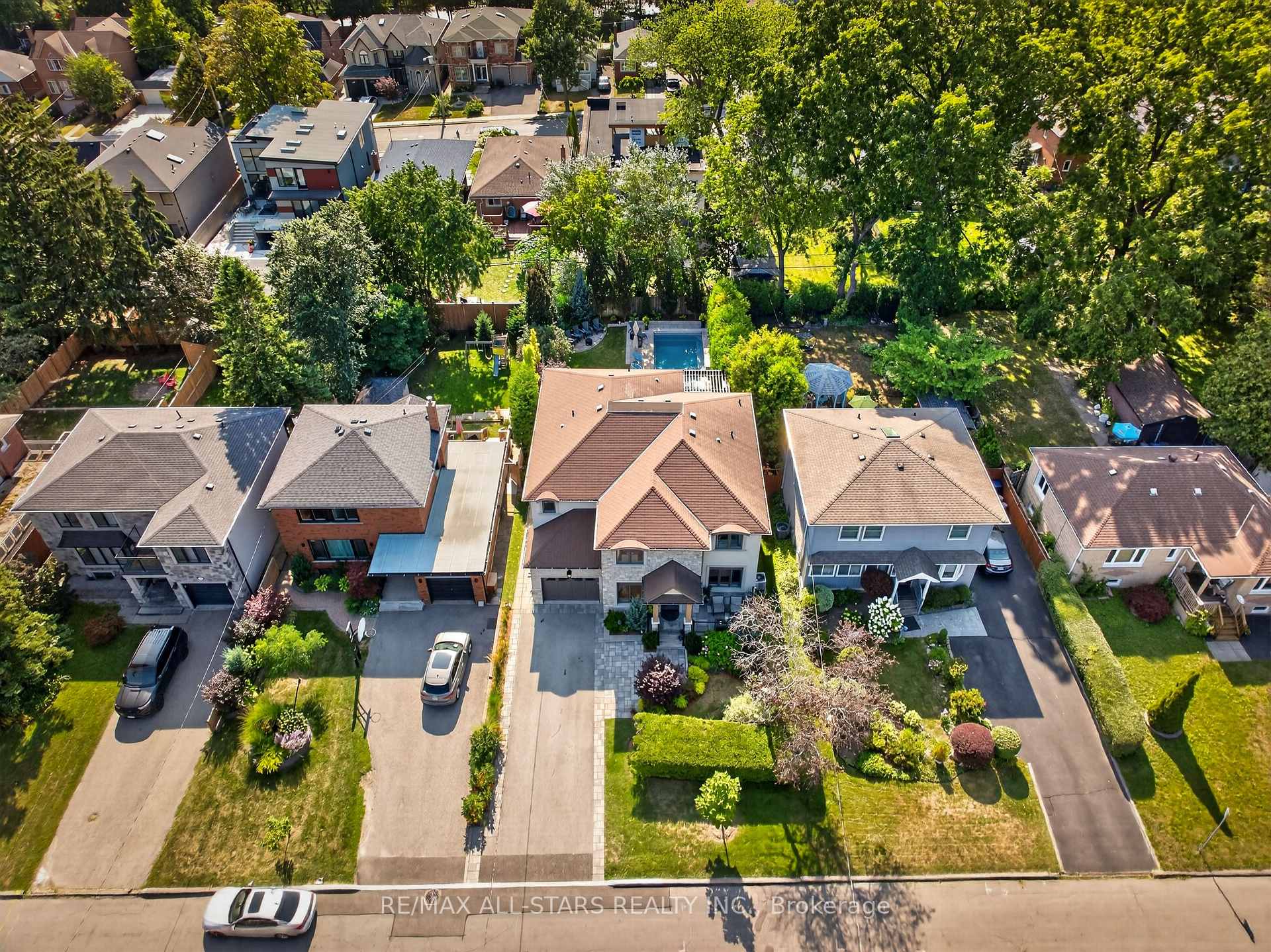 30 St Quentin Avenue, Toronto