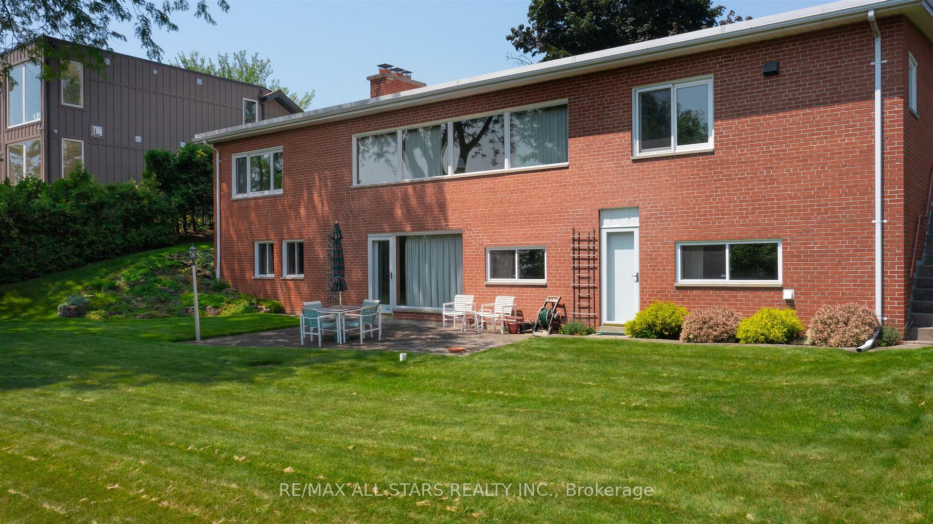 59 Hill Crescent, Toronto