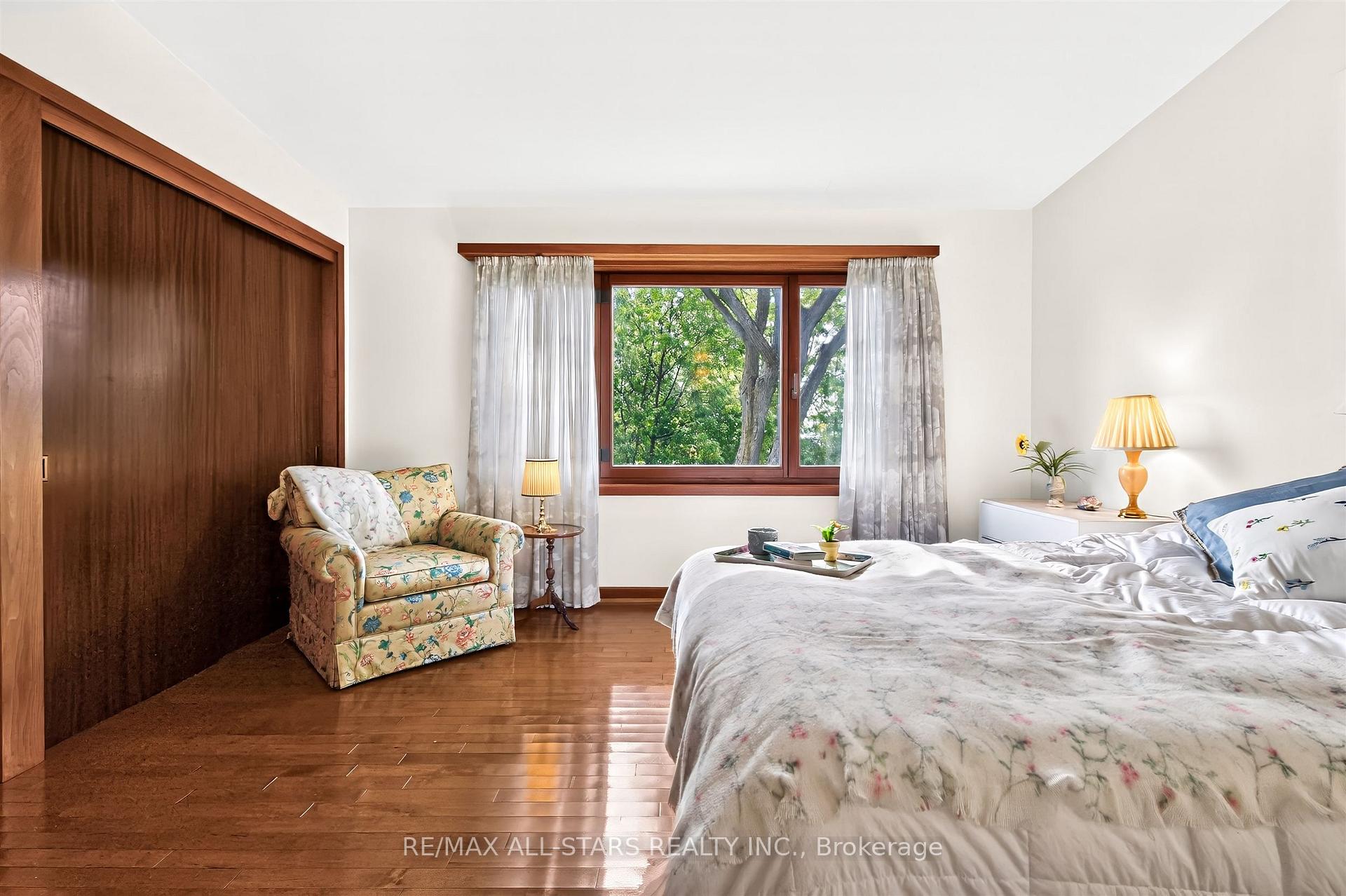 59 Hill Crescent, Toronto