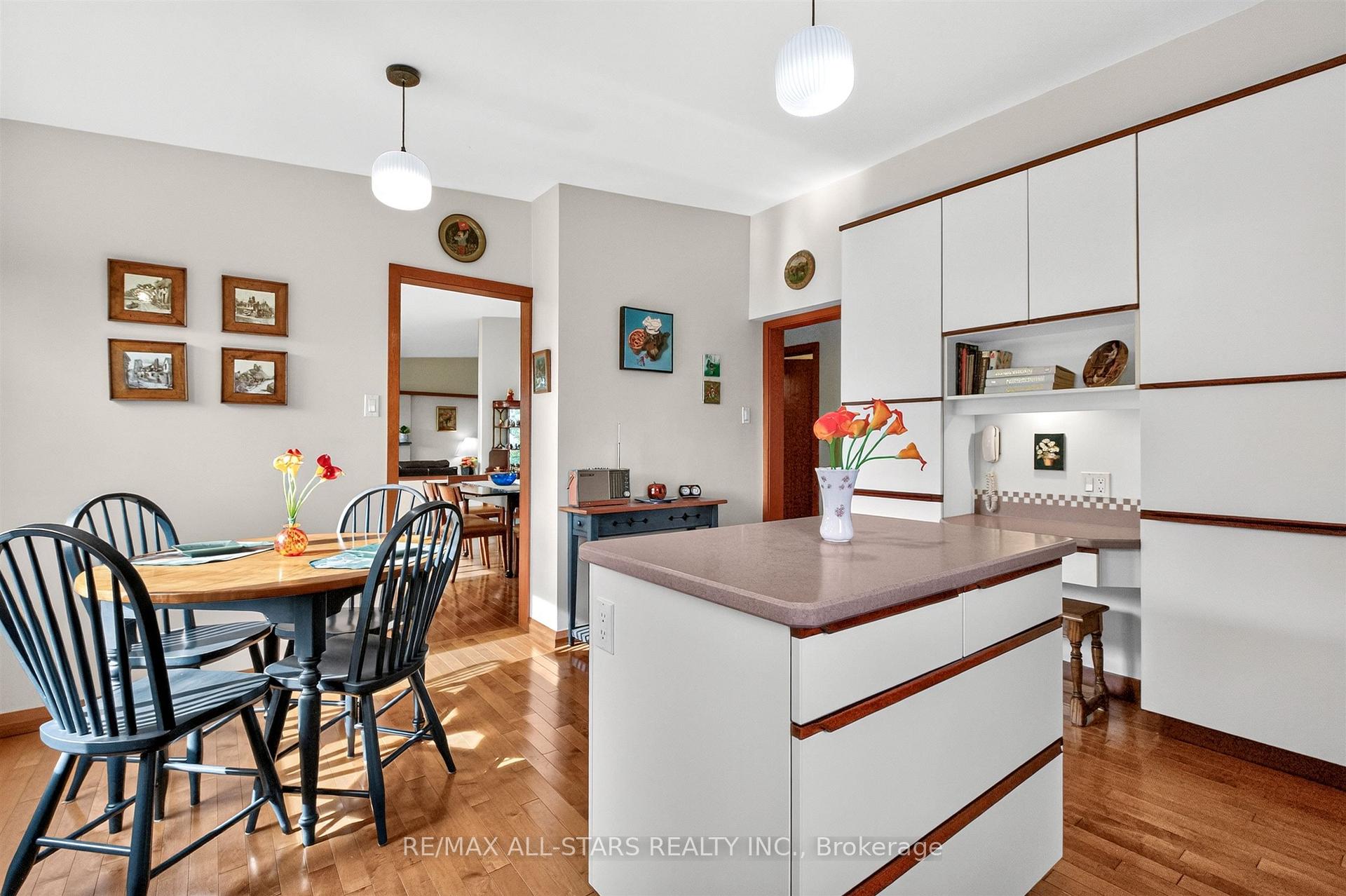59 Hill Crescent, Toronto