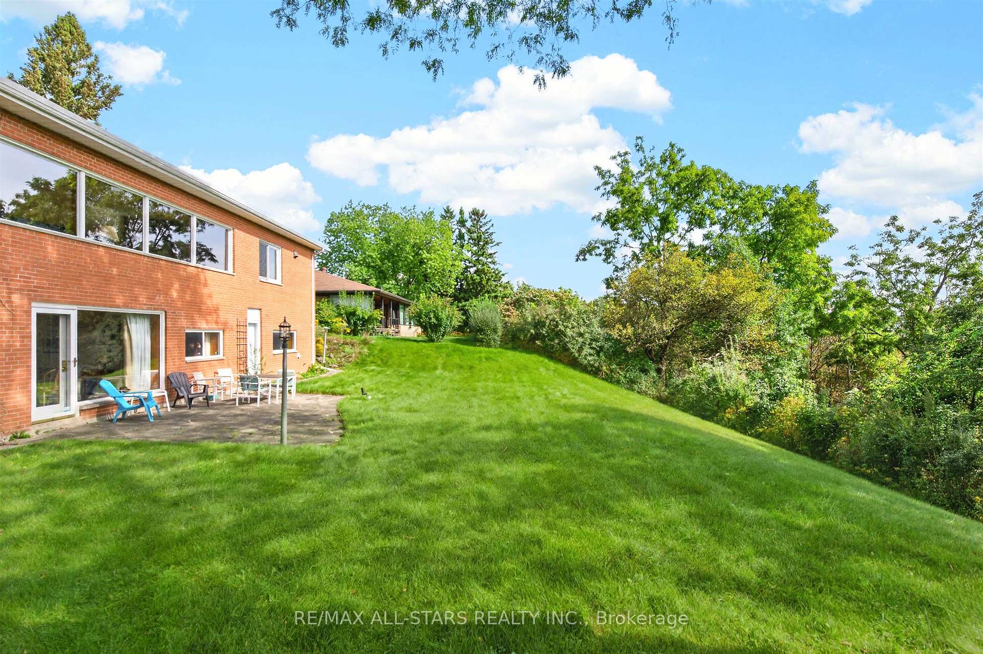 59 Hill Crescent, Toronto