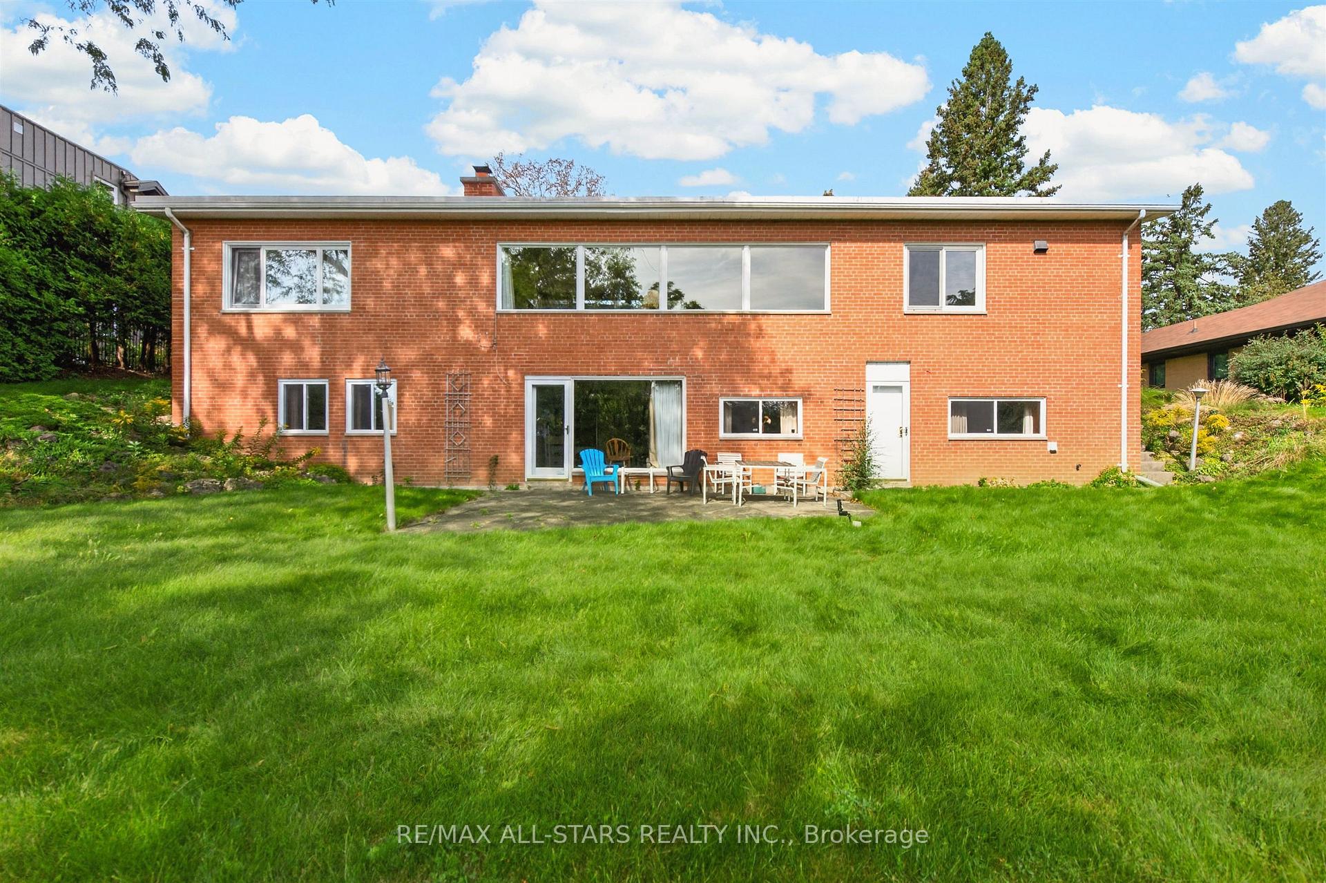 59 Hill Crescent, Toronto