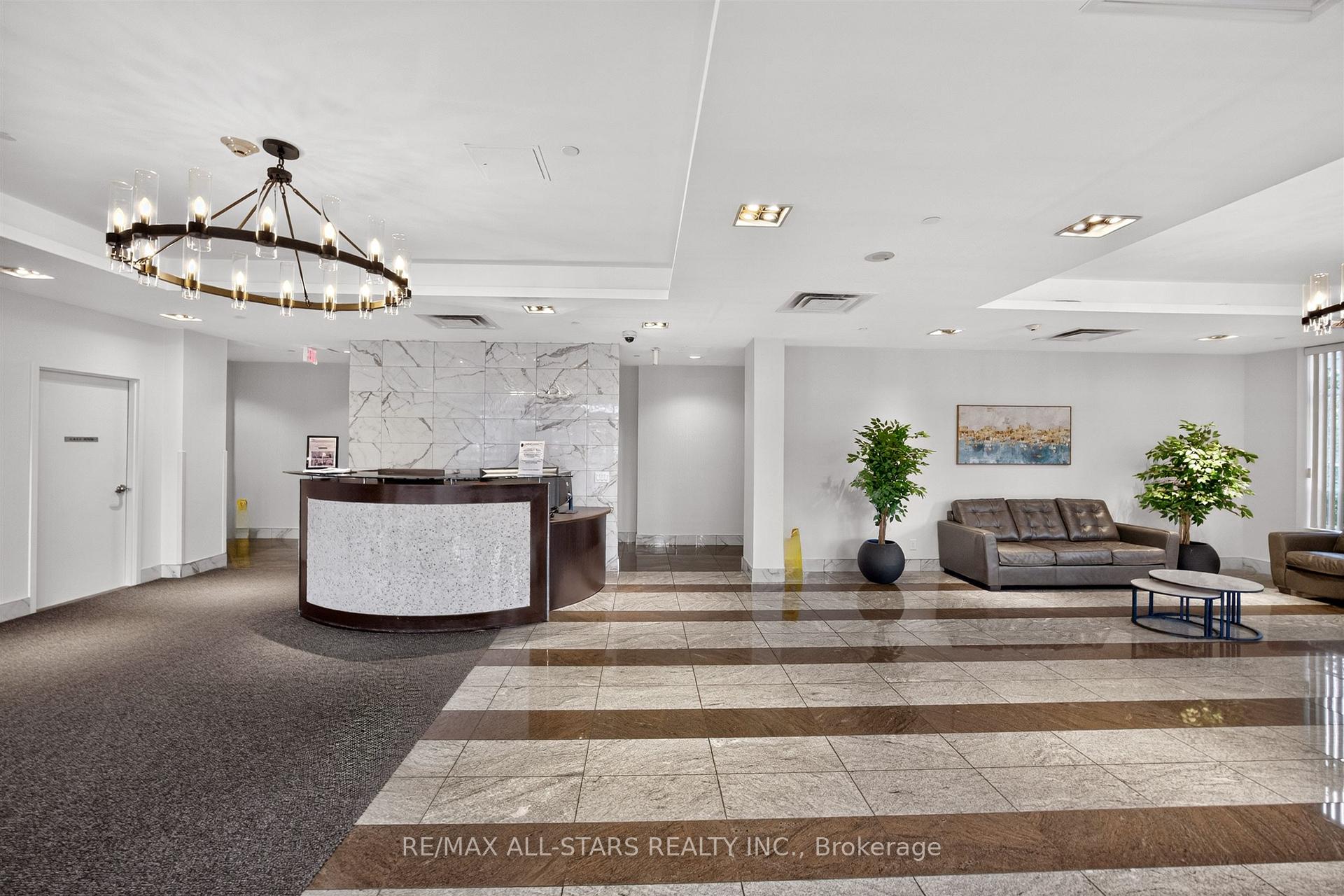 1328 Birchmount Road 2009, Toronto Unit: 2009