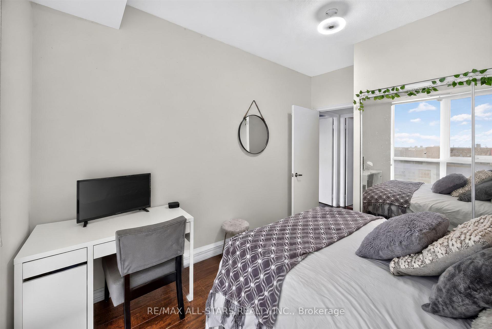 1328 Birchmount Road 2009, Toronto Unit: 2009