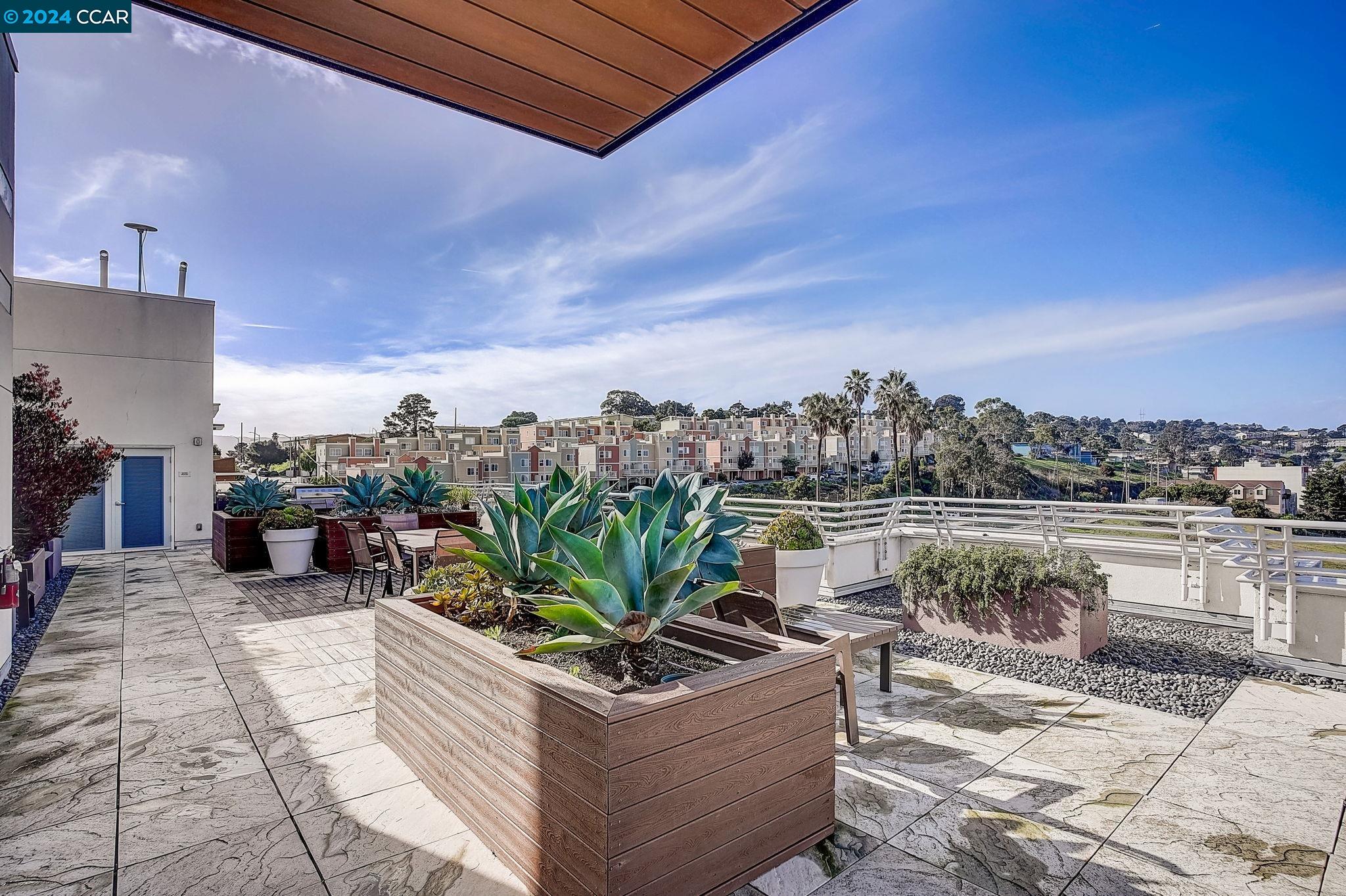 451 Donahue St # 501