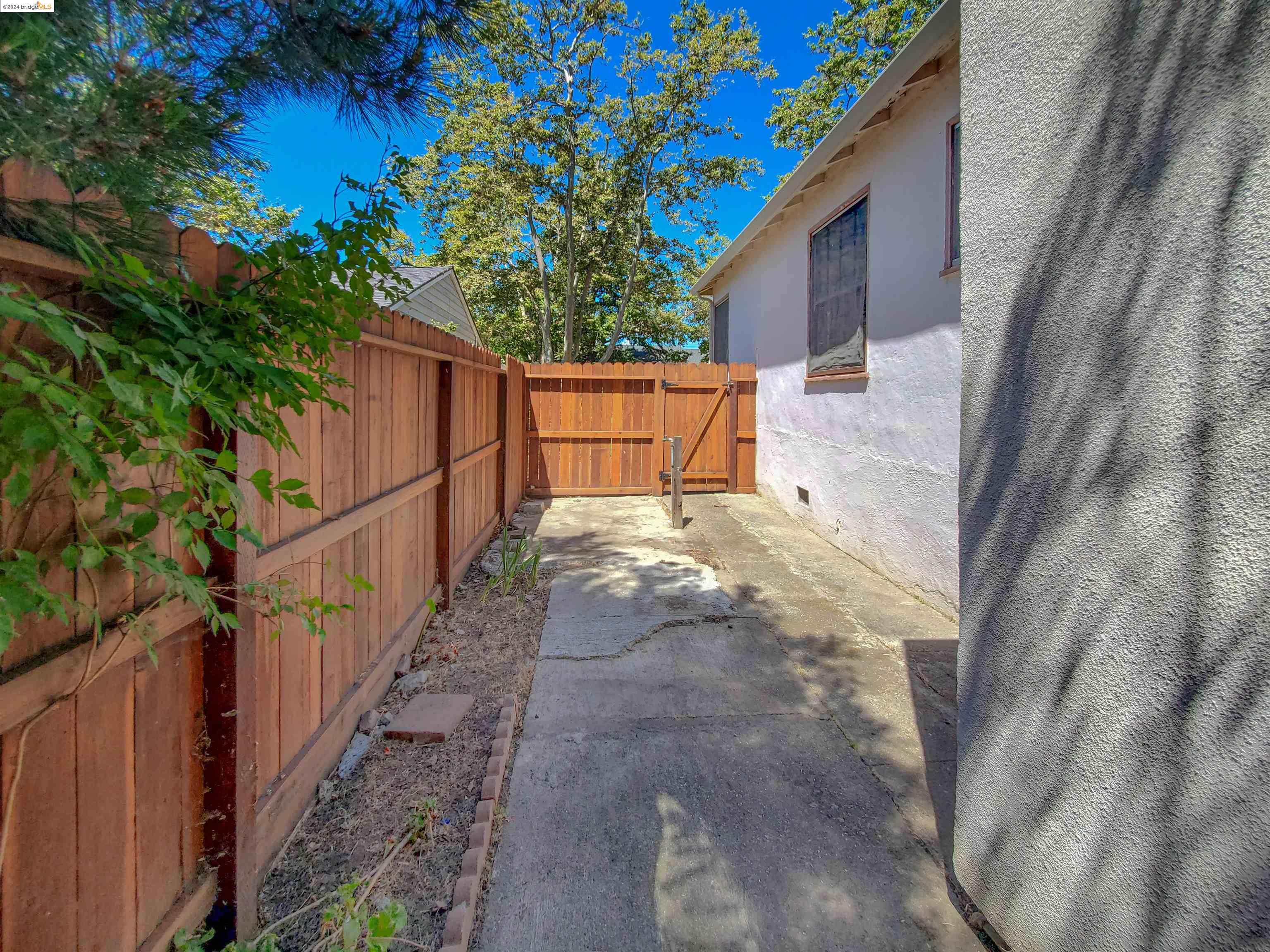 1016 Shasta St