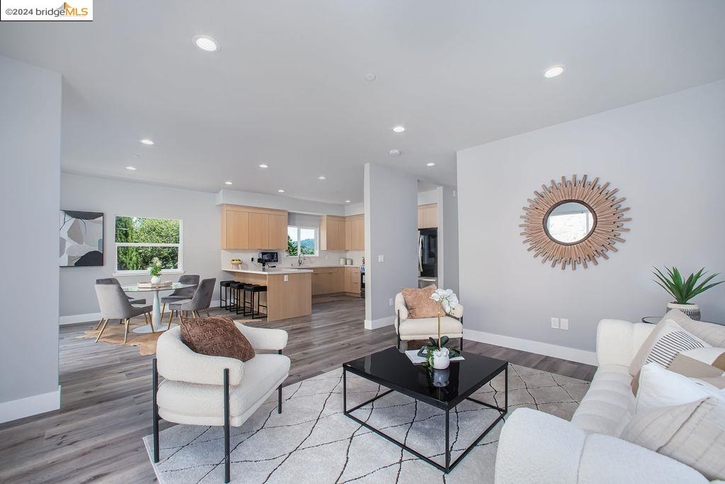 3385 Brentwood Ave