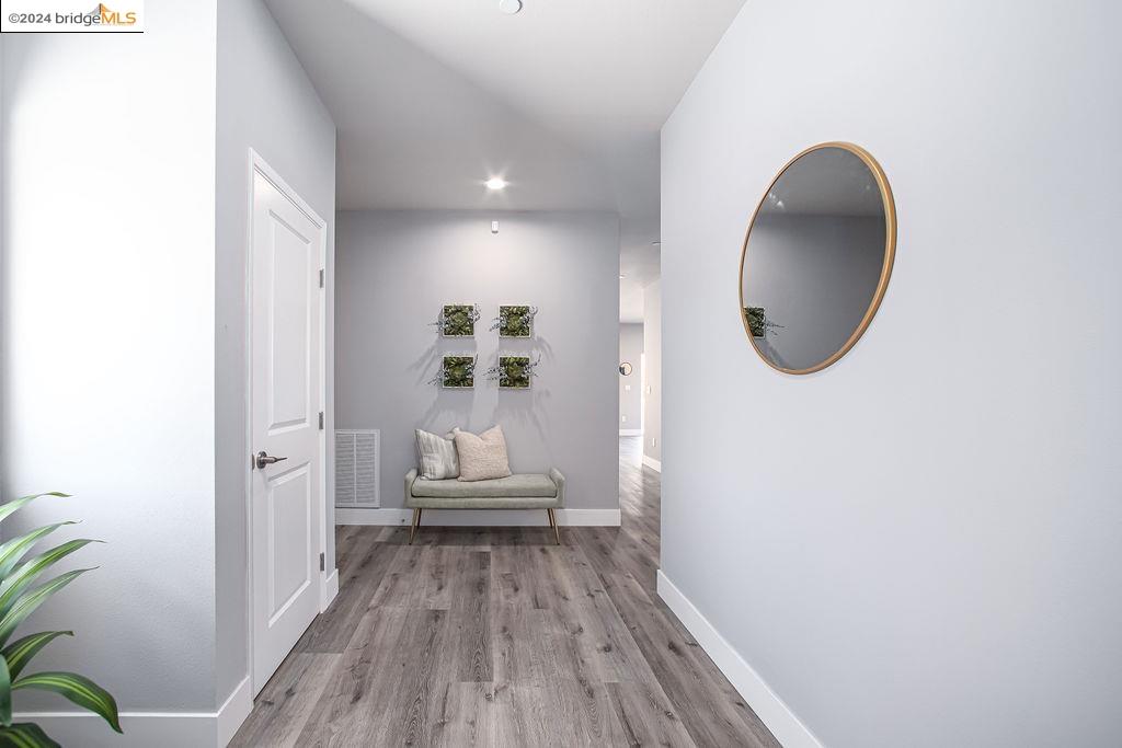 3385 Brentwood Ave