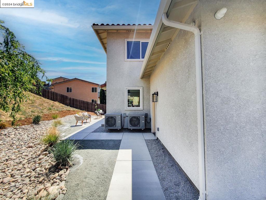 3385 Brentwood Ave