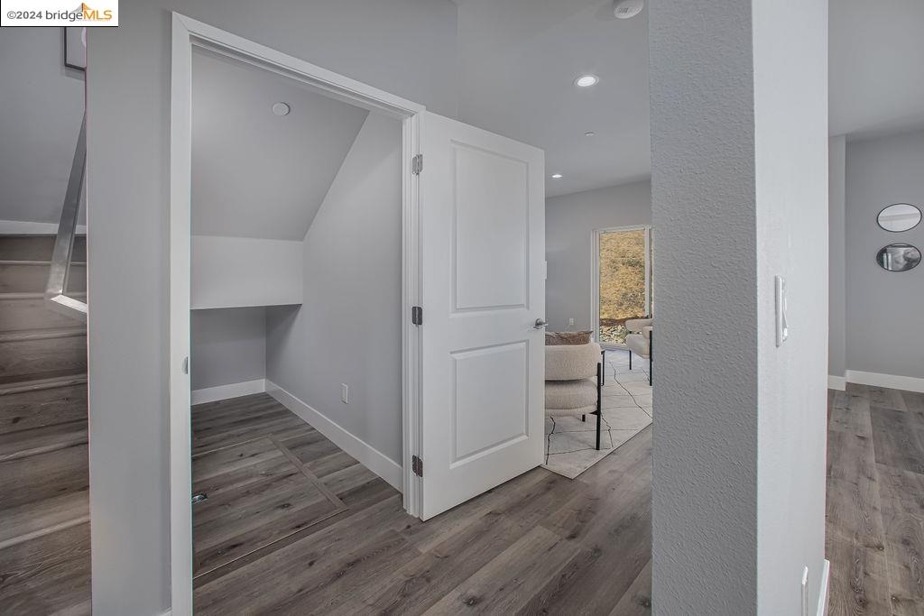 3385 Brentwood Ave