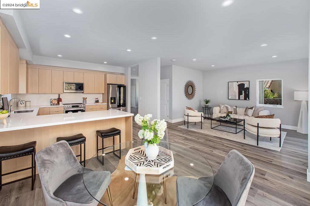 3385 Brentwood Ave