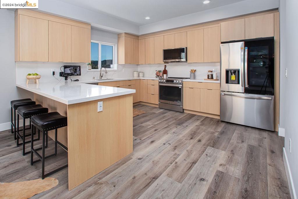 3385 Brentwood Ave