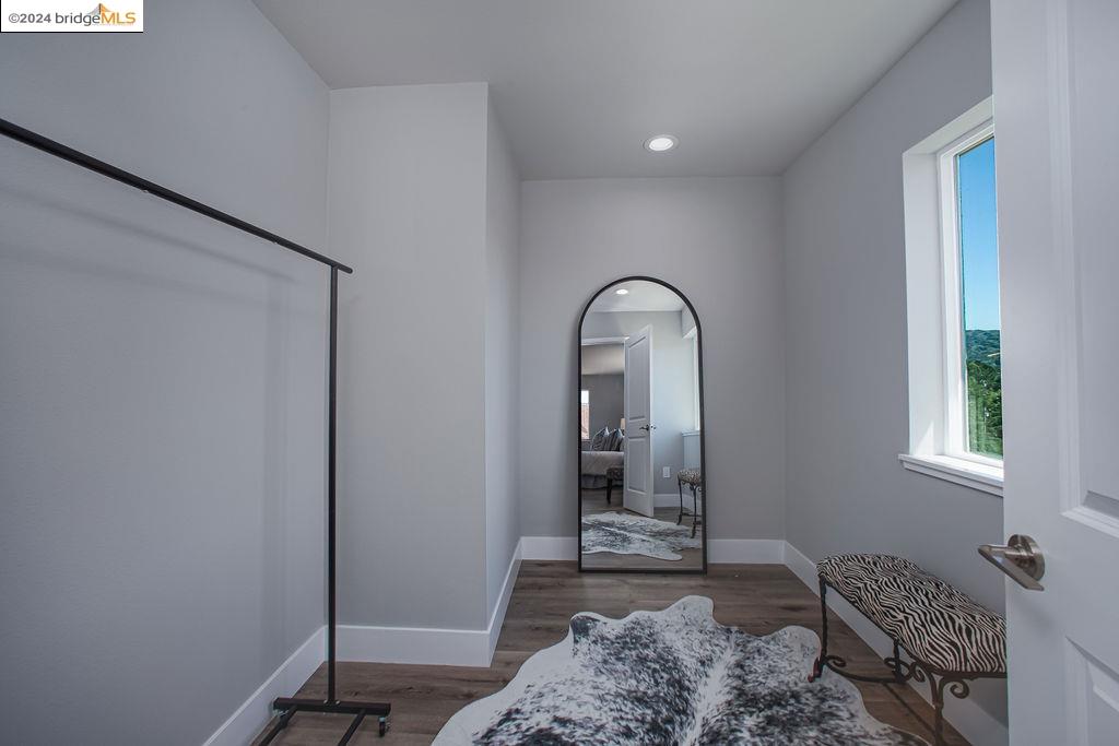 3385 Brentwood Ave