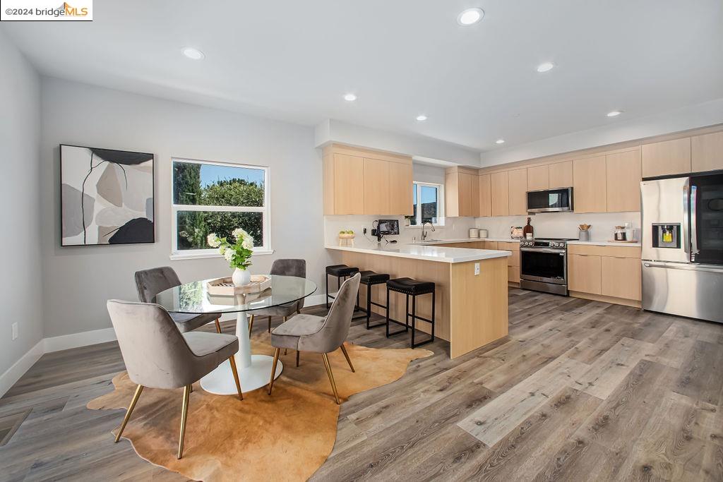 3385 Brentwood Ave