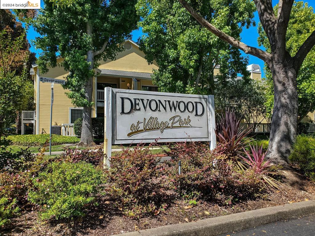 402 Devonwood