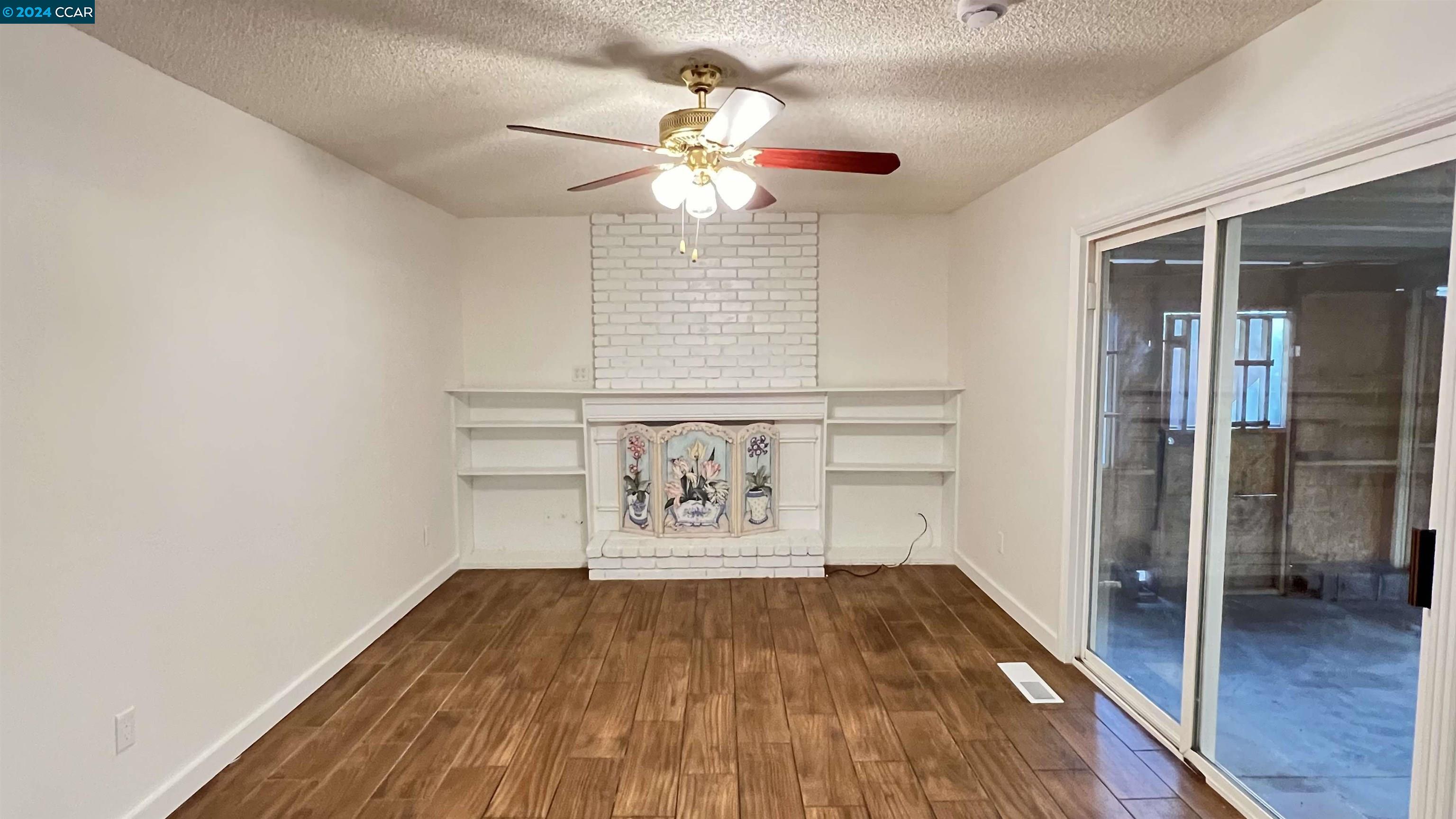 2403 Dover Way