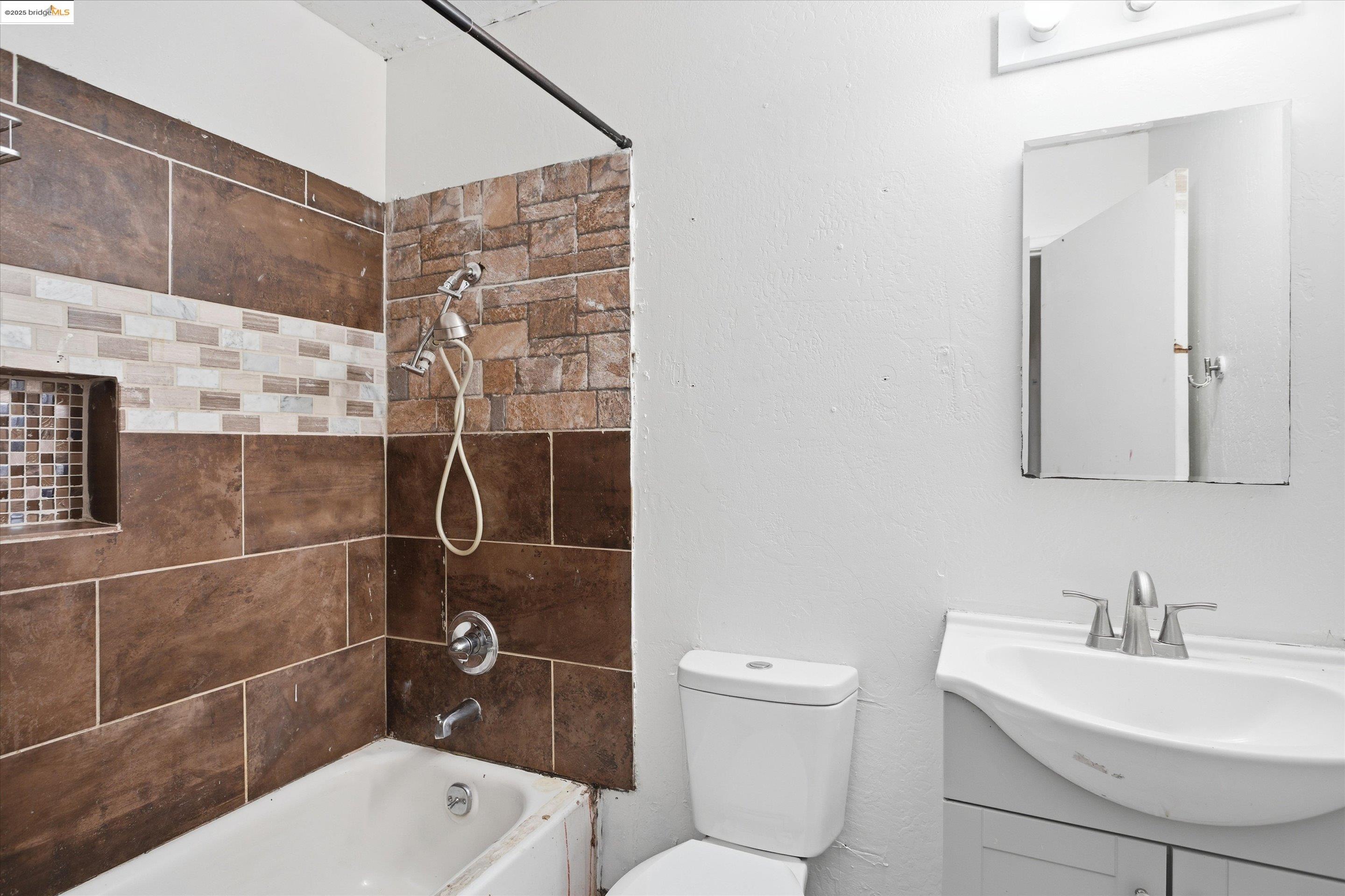 2301 Peppertree Way # 3