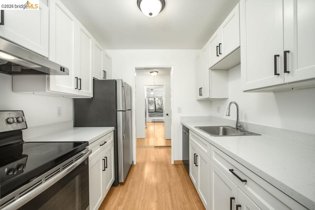 8 Admiral Dr # A238