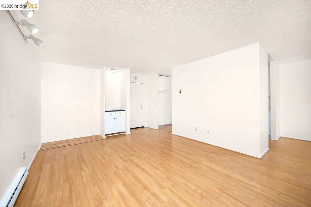 8 Admiral Dr # A238