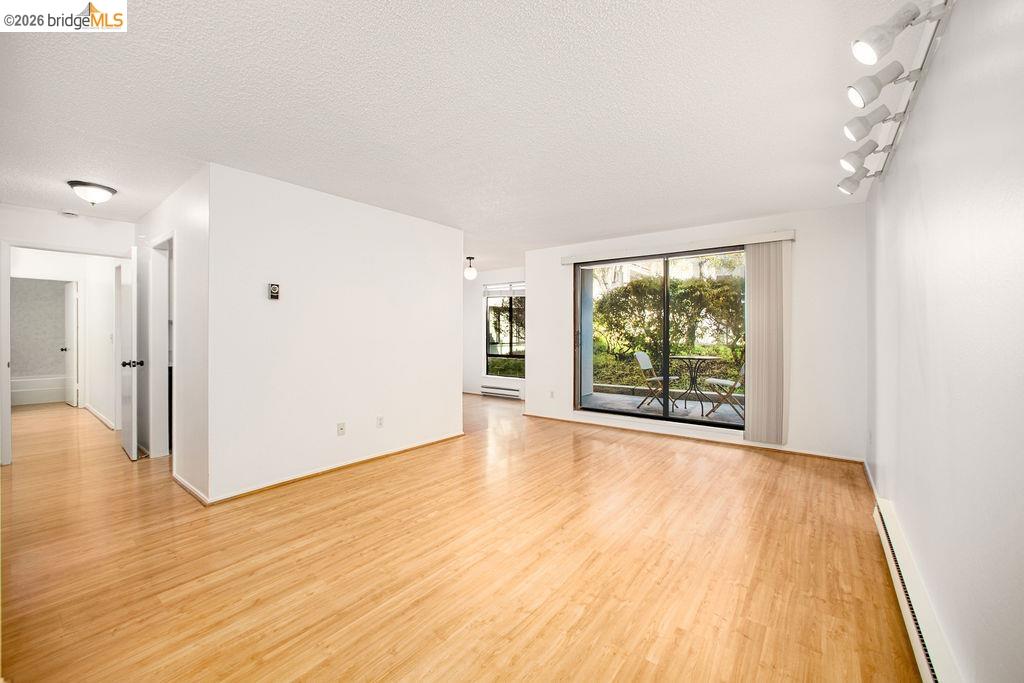 8 Admiral Dr # A238