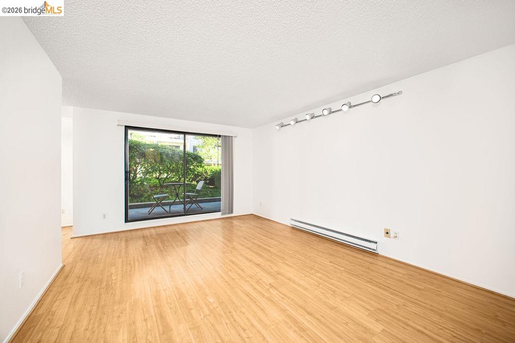 8 Admiral Dr # A238
