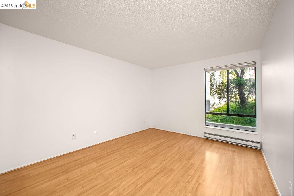 8 Admiral Dr # A238